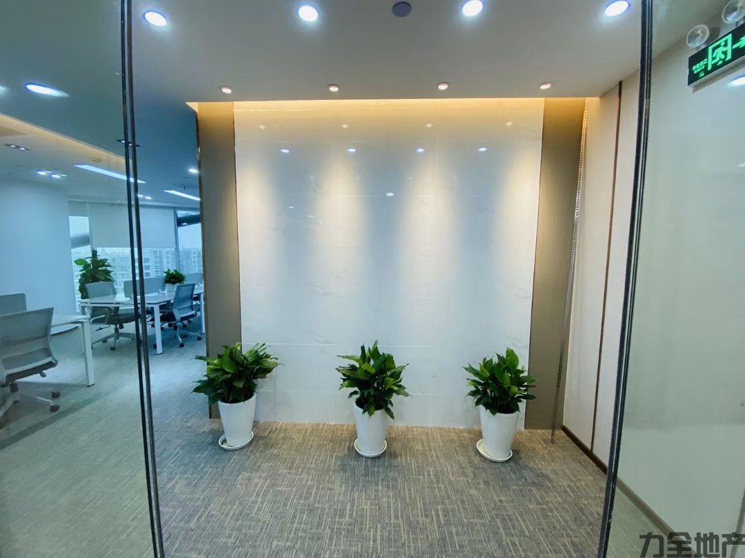 宝龙旭辉广场 隆昌路地铁站 商圈 写字楼出租 精装修带家具 