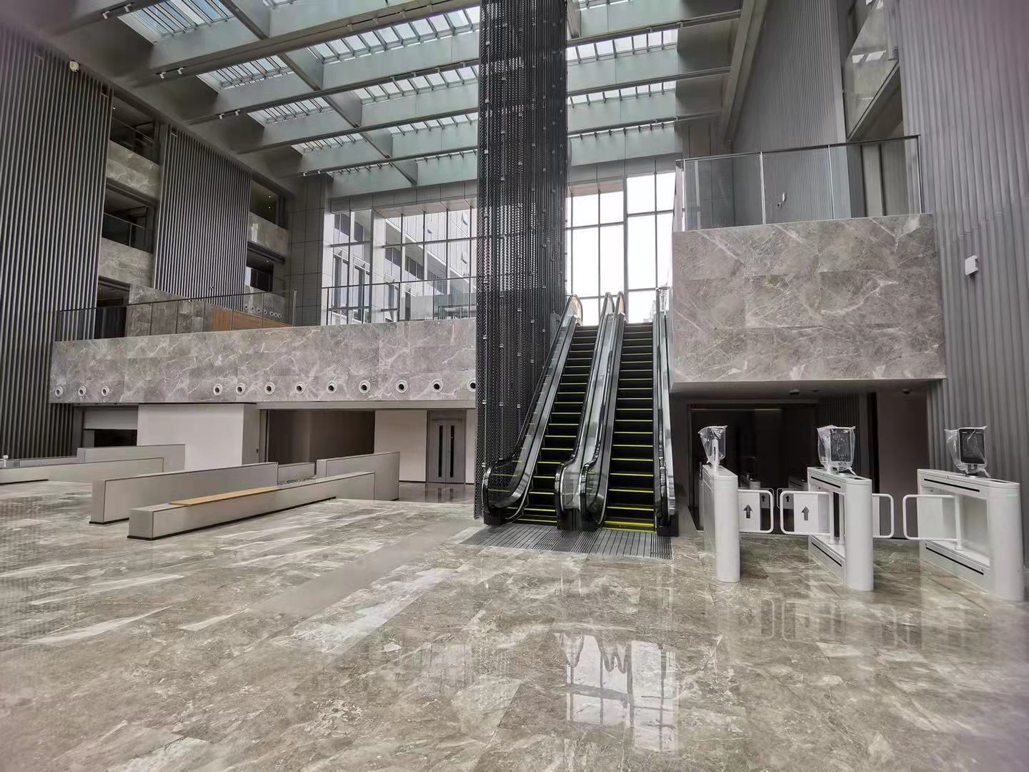 14-2203151P959100.jpg 闵行虹桥火车站虹桥富力中心整层2000平出租(图3)