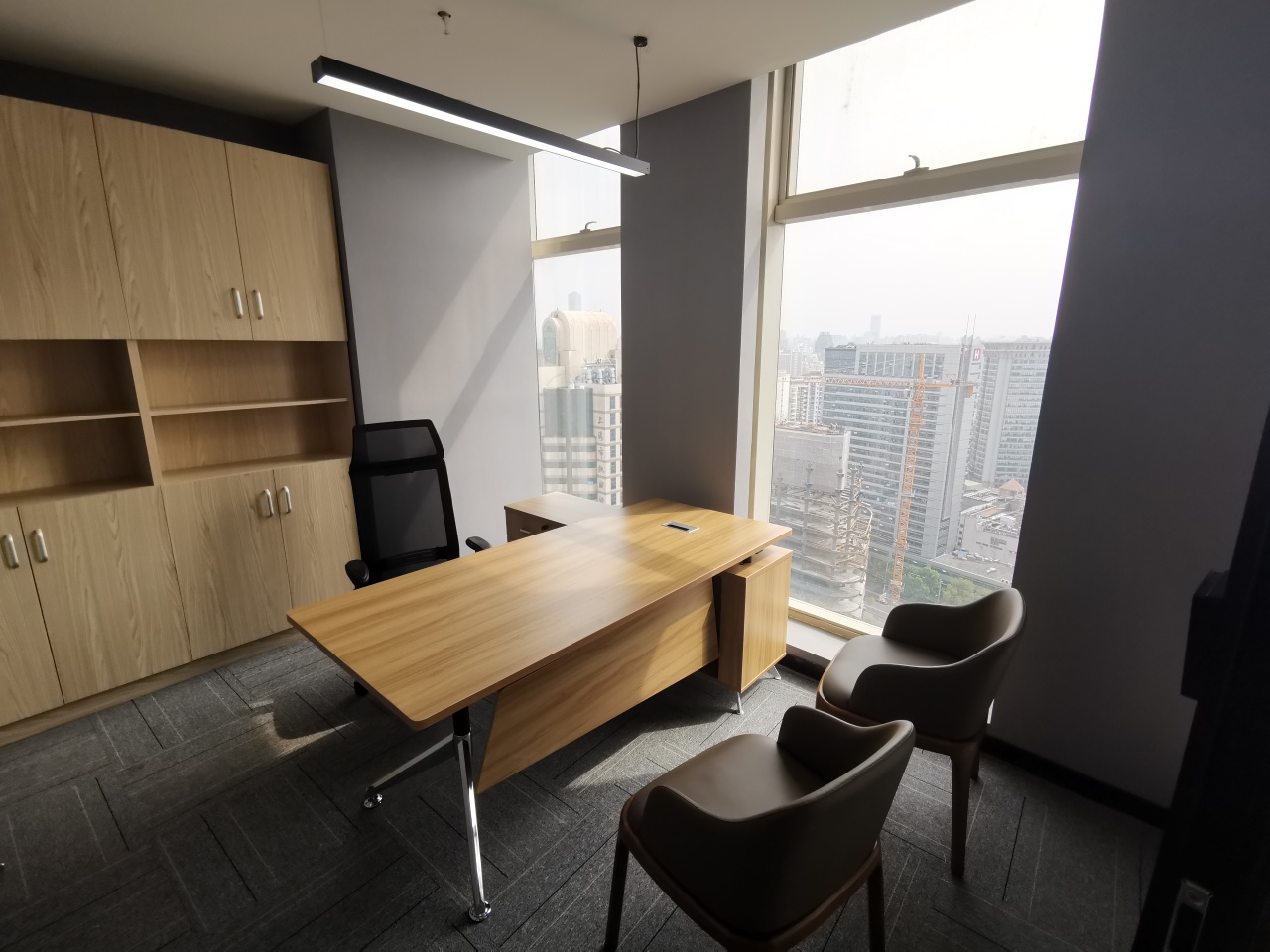 源达大厦长寿路两个隔断，会议室，老板间，精装全配带家电，18个工位(图4)