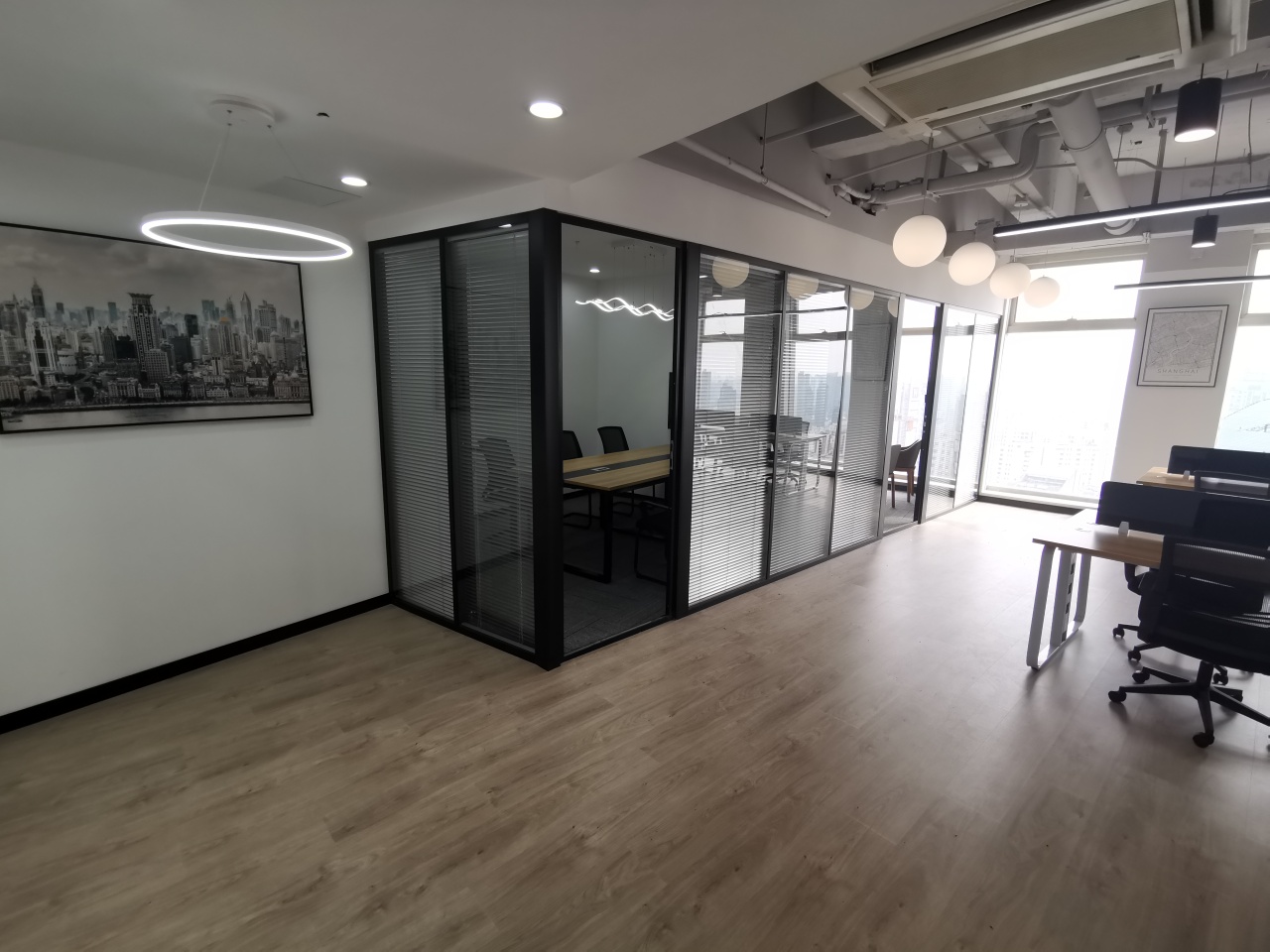 源达大厦长寿路两个隔断，会议室，老板间，精装全配带家电，18个工位(图6)
