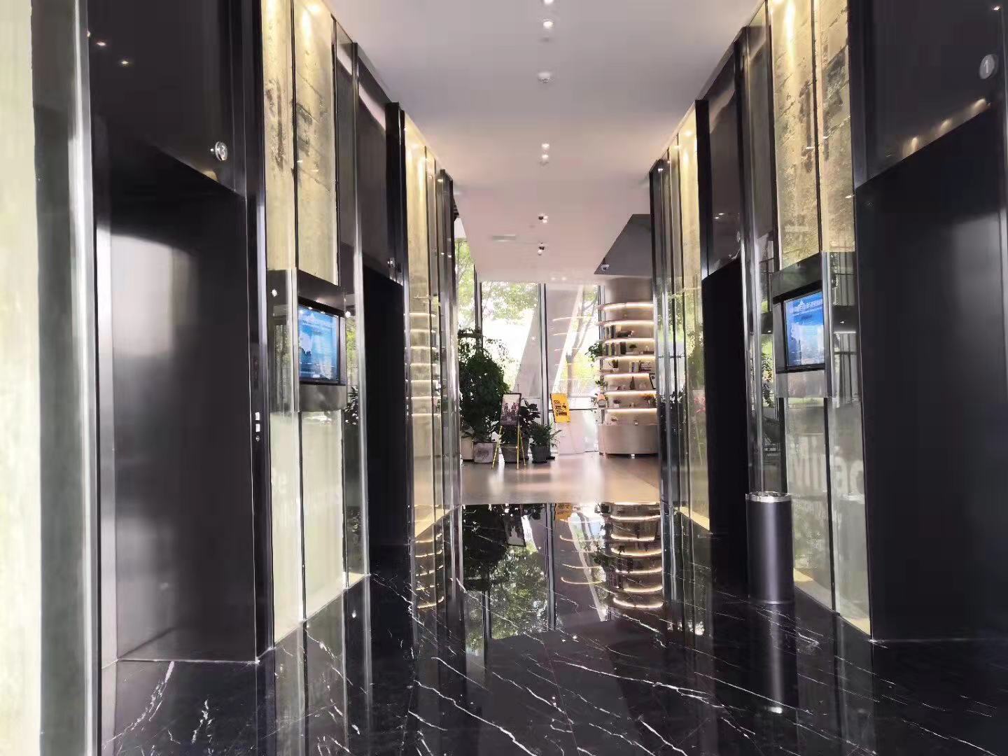 15-22031Q154431O.jpg 虹桥火车站绿谷广场(图1)