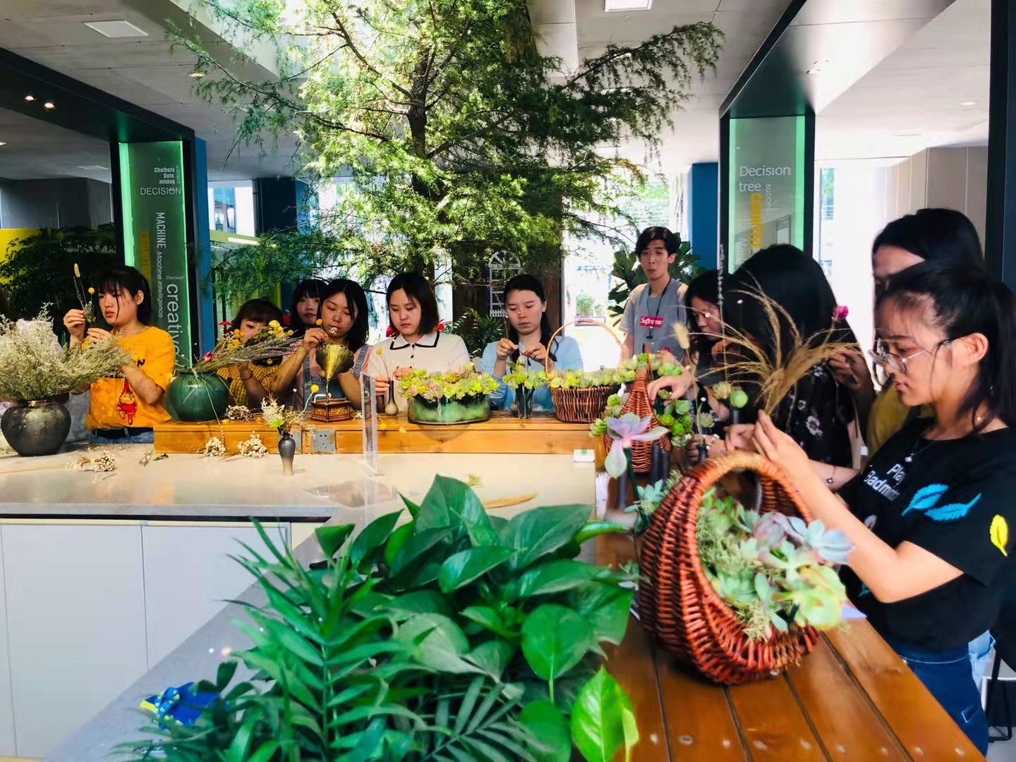 15-22031Q15444521.jpg 虹桥火车站绿谷广场(图7)