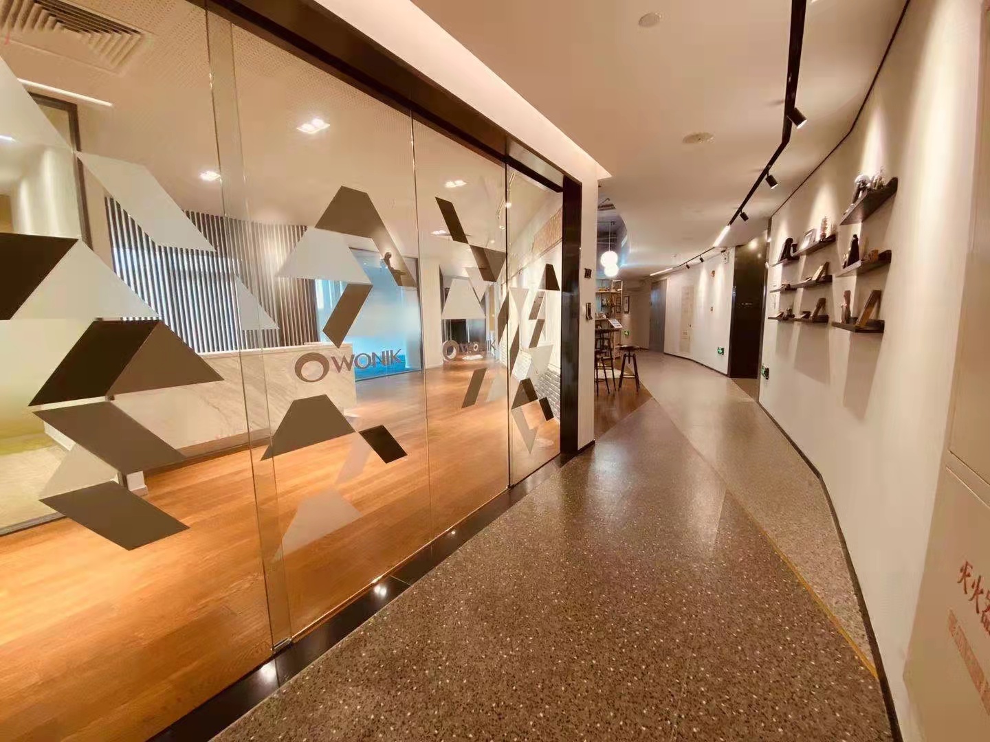 15-22031Q15445V1.jpg 虹桥火车站绿谷广场(图8)