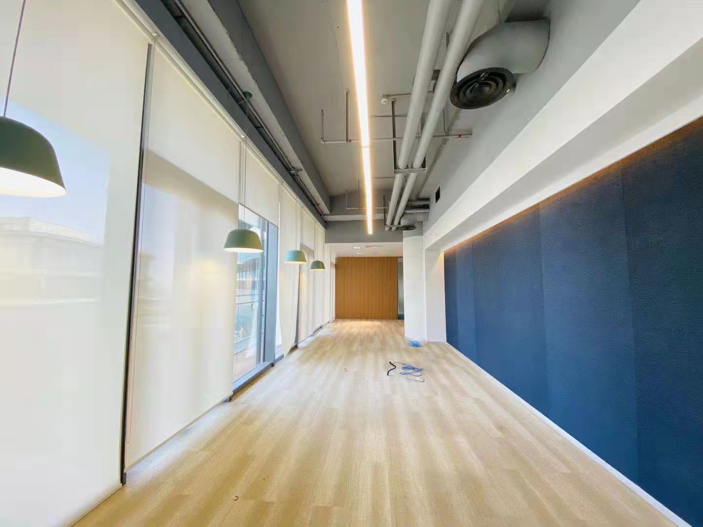 15-22031Q1544N92.jpg 虹桥火车站绿谷广场(图13)