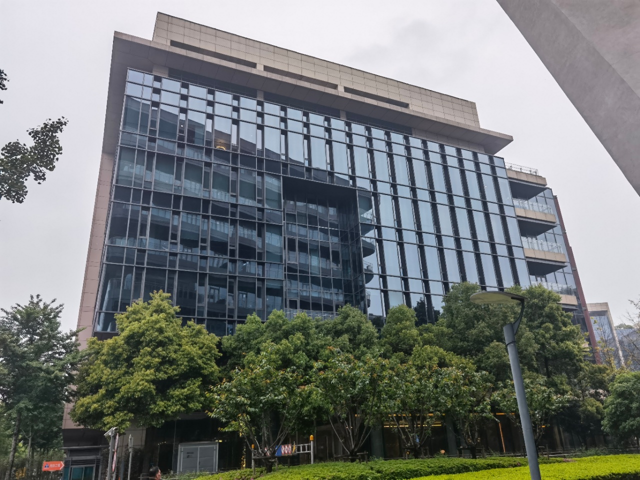 虹桥火车站绿谷广场(图9)