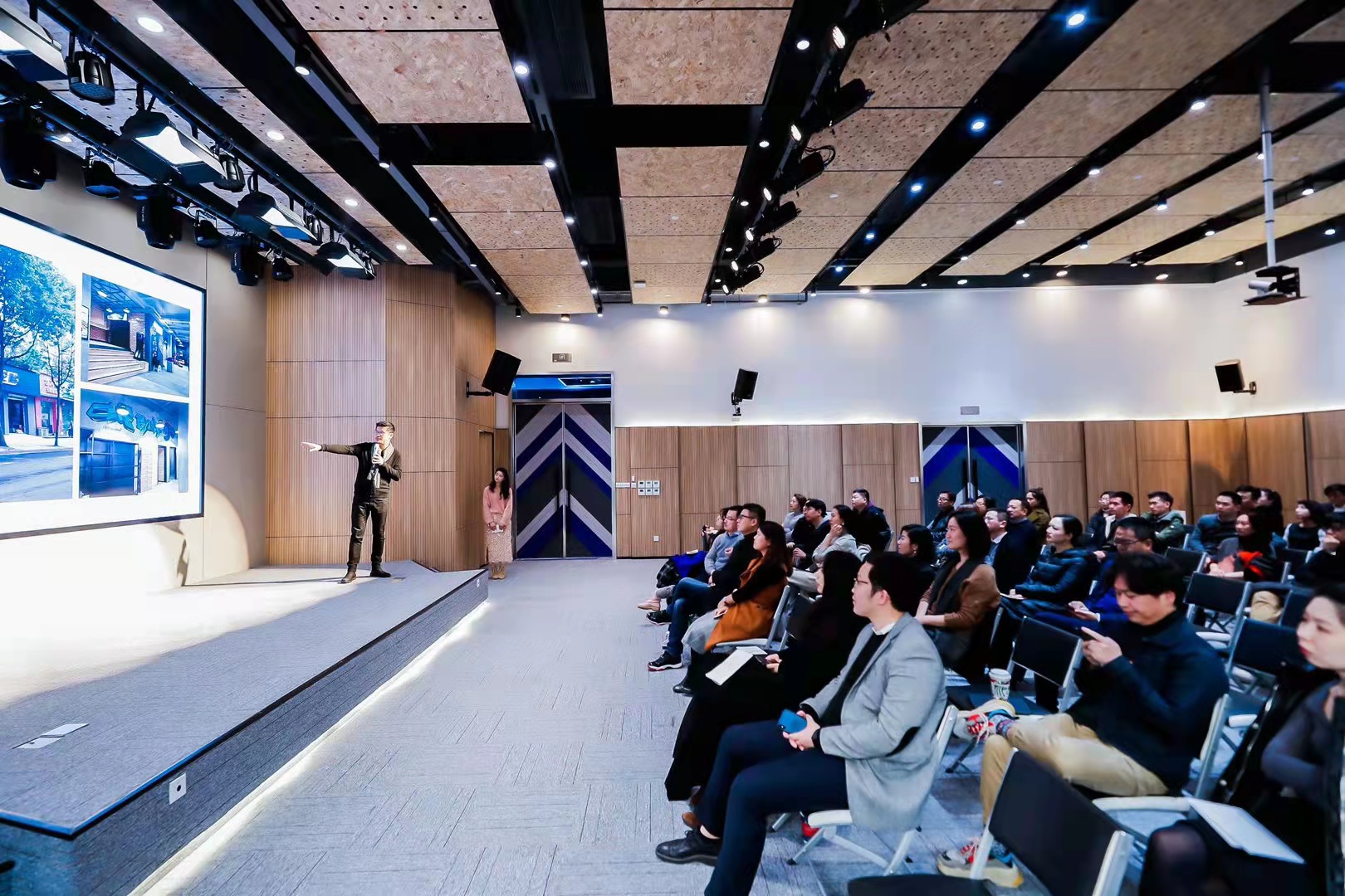 虹桥火车站绿谷广场(图14)