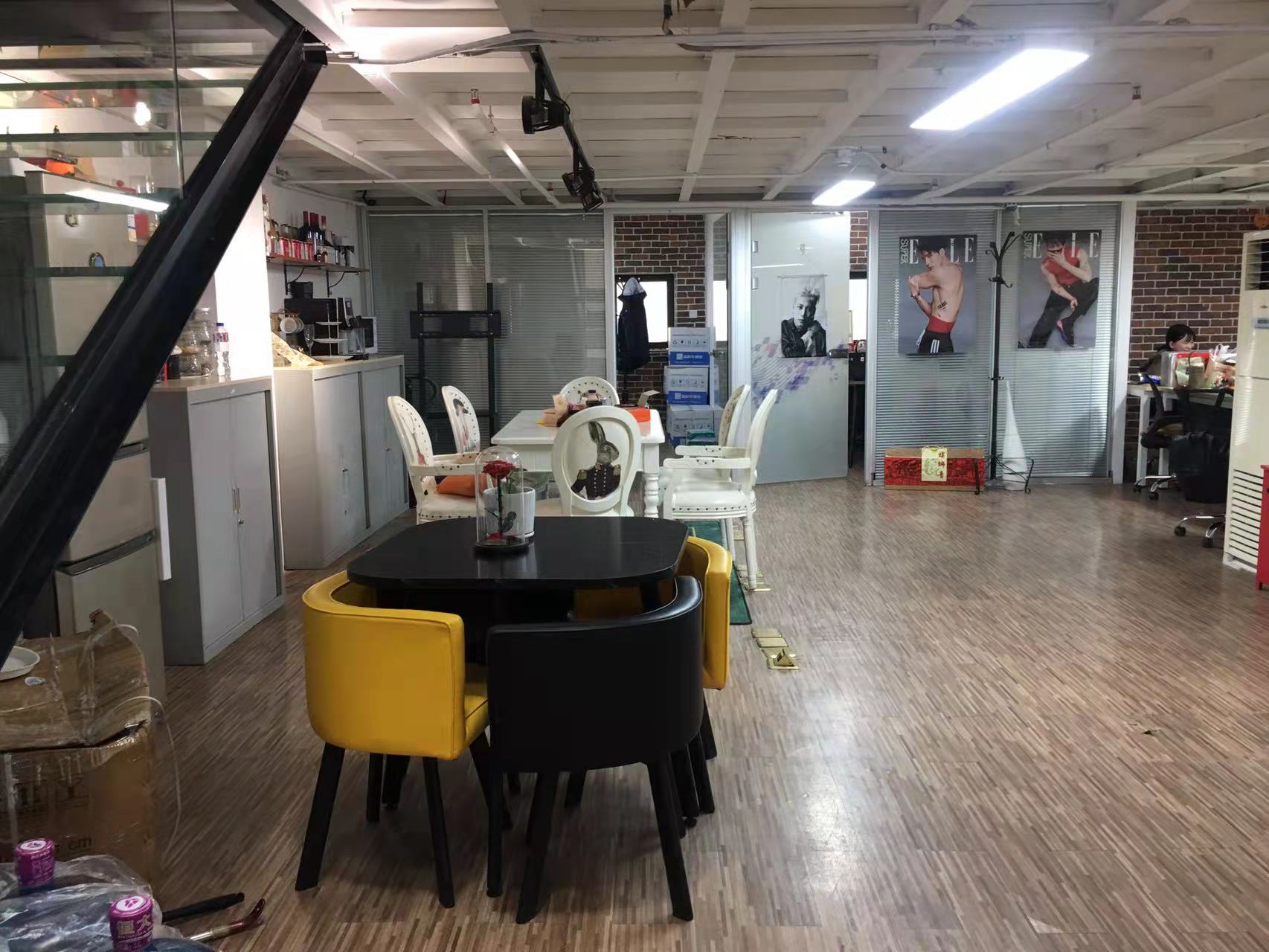 新天地8号桥创意园区  1楼带展示面 精装修复式 适合文创传媒 办公室选址(图5)