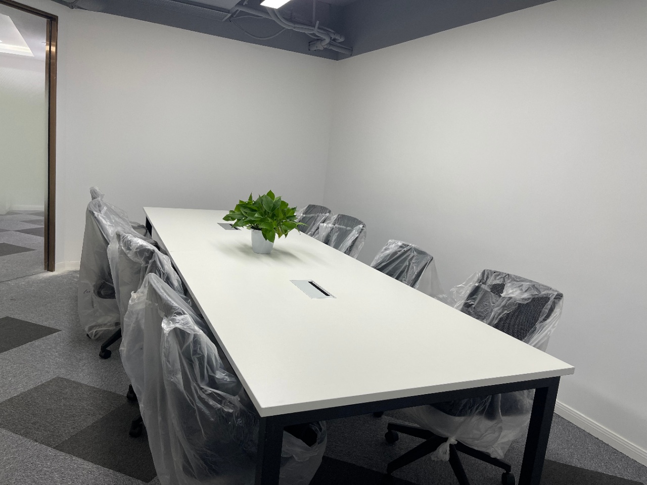 长风板块 真北路地铁站 圣诺亚大厦 精装修带家具 370平 24小时 独立空调(图4)