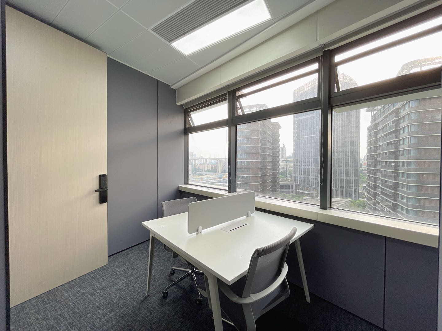 丰盛创建中心 世博会博物馆 黄浦滨江商圈 精装带家具150平小户型200平 黄浦江景观(图2)