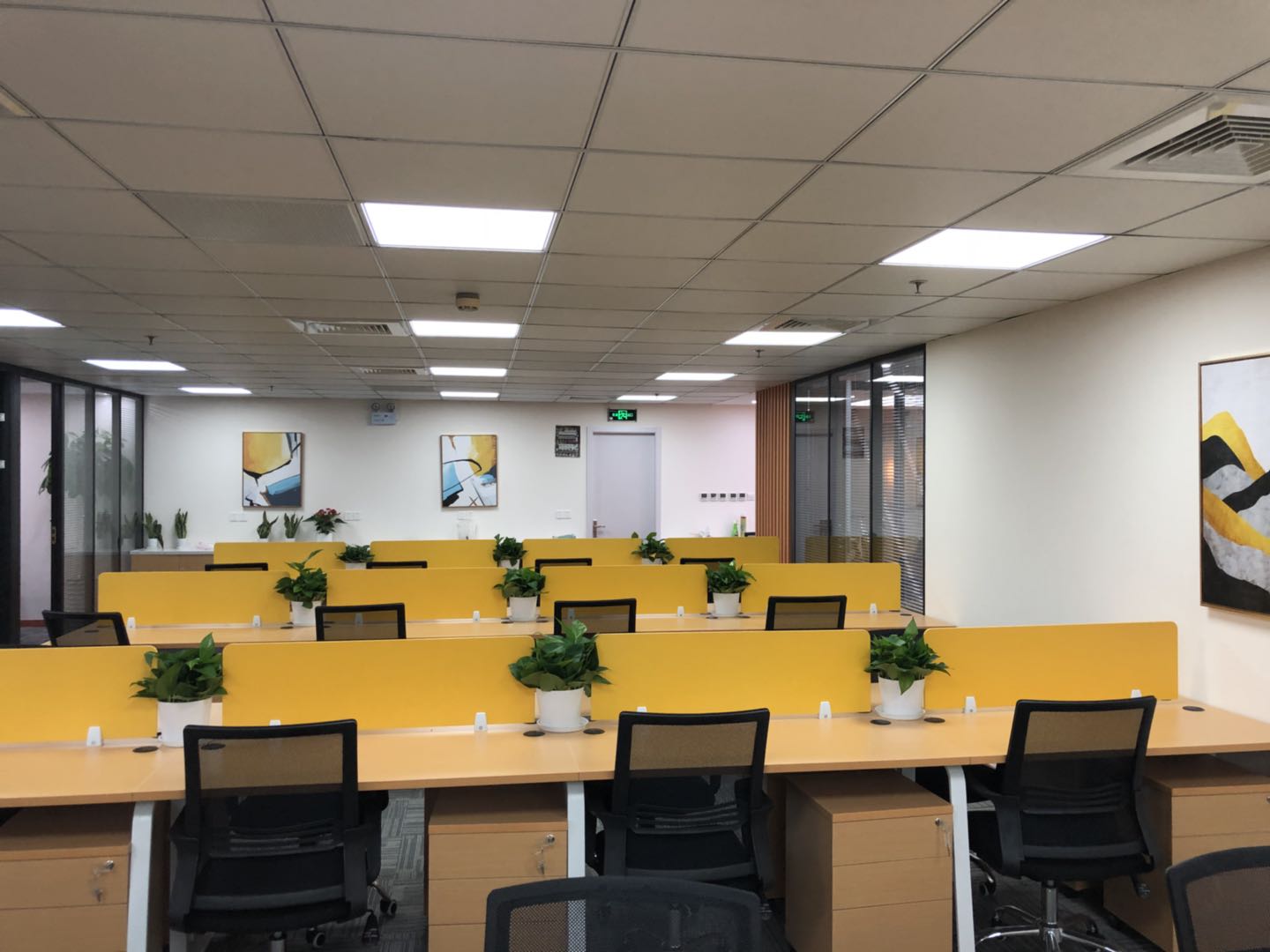 12-220323094255151.jpg 联通国际大厦:300平,4元/平(图10)