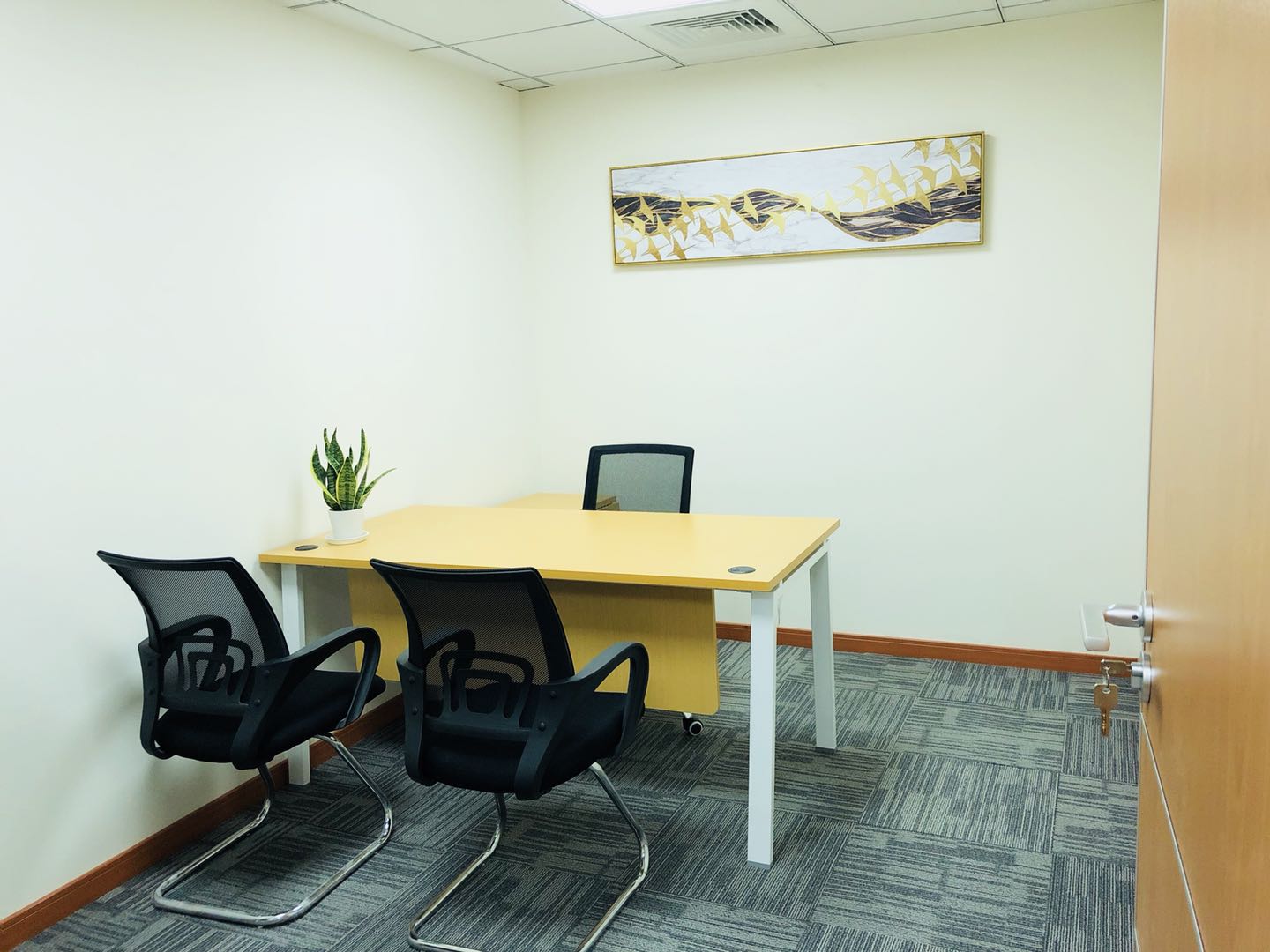 12-22032309425C46.jpg 联通国际大厦:300平,4元/平(图8)