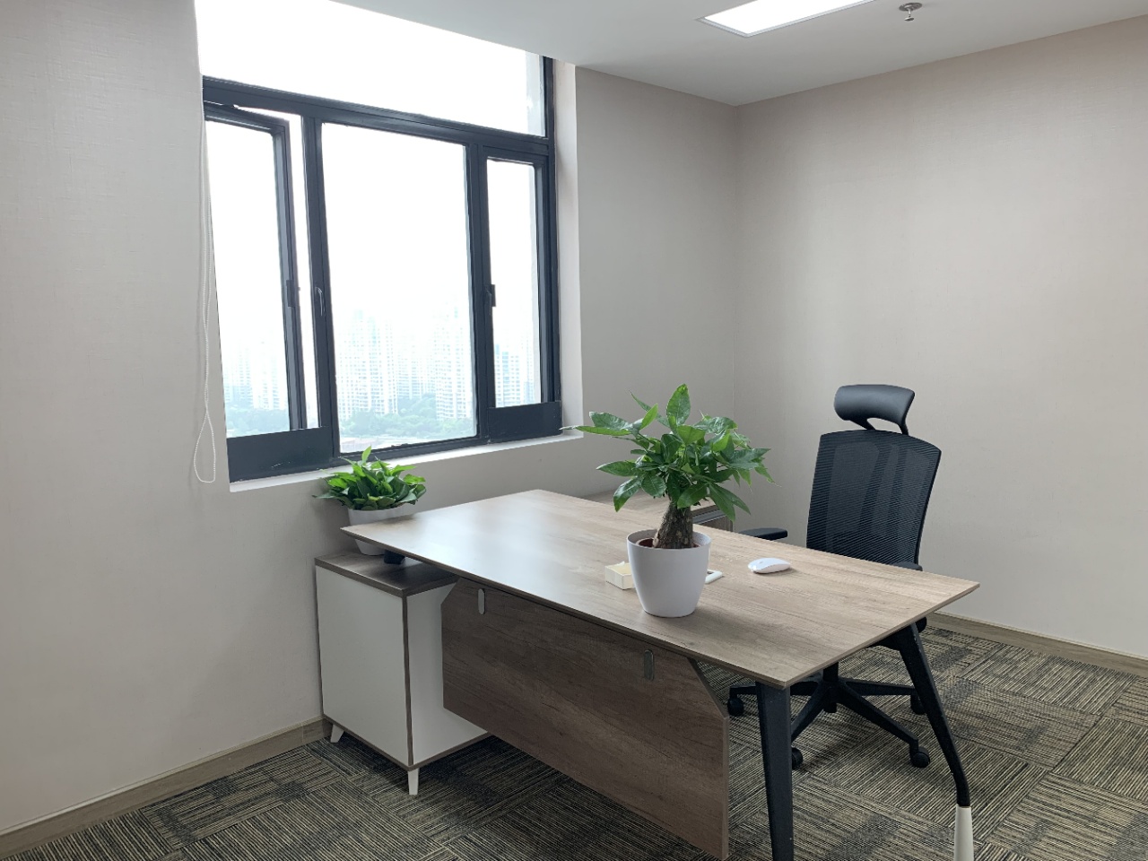 9-2203231P642S7.jpg 天目西路外贸锦程大厦200平精装修带家具现房看苏州河采光视野极佳(图3)