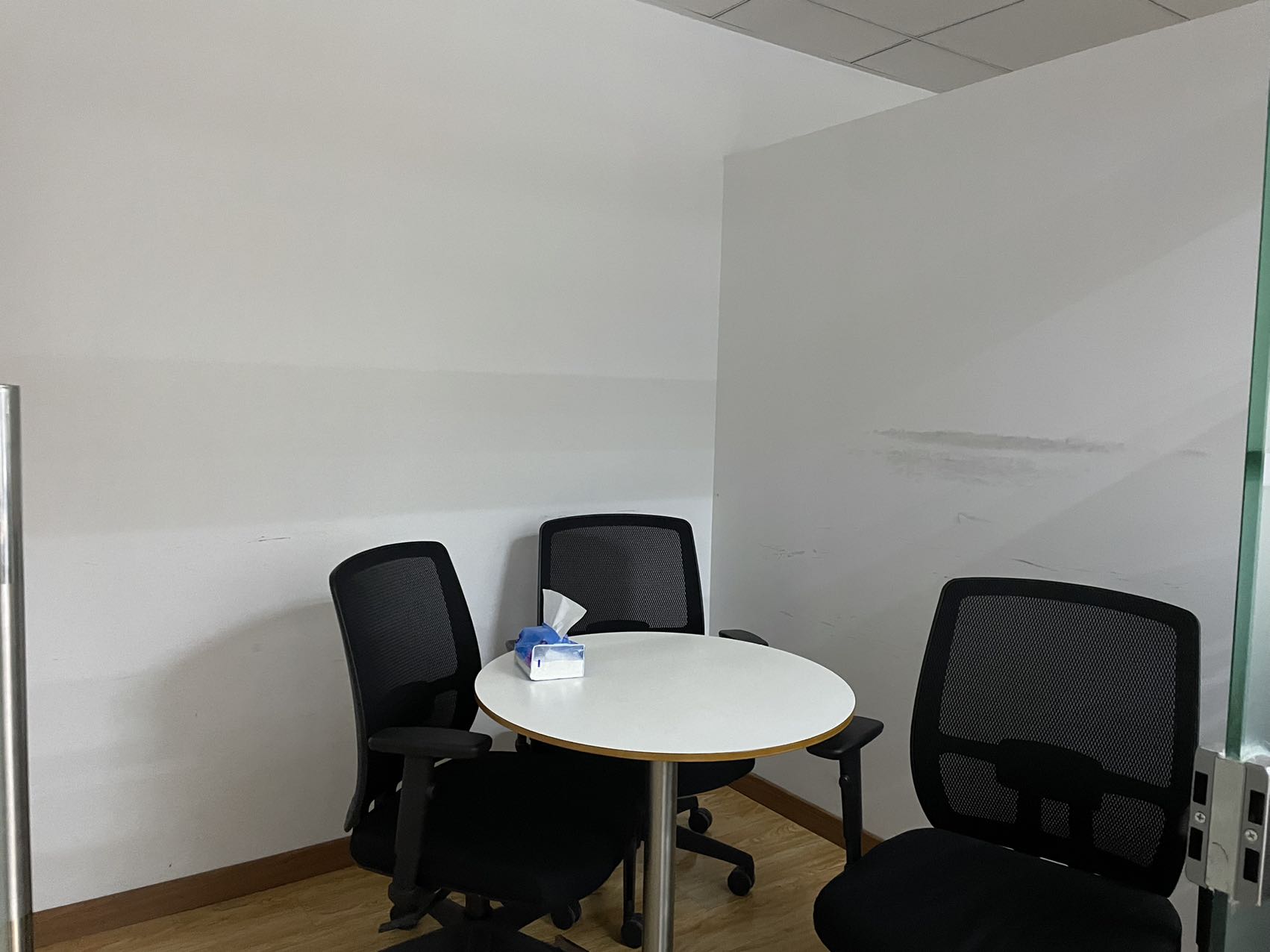 天目西路嘉里不夜城高区精装修带家具4隔断价格好谈(图4)