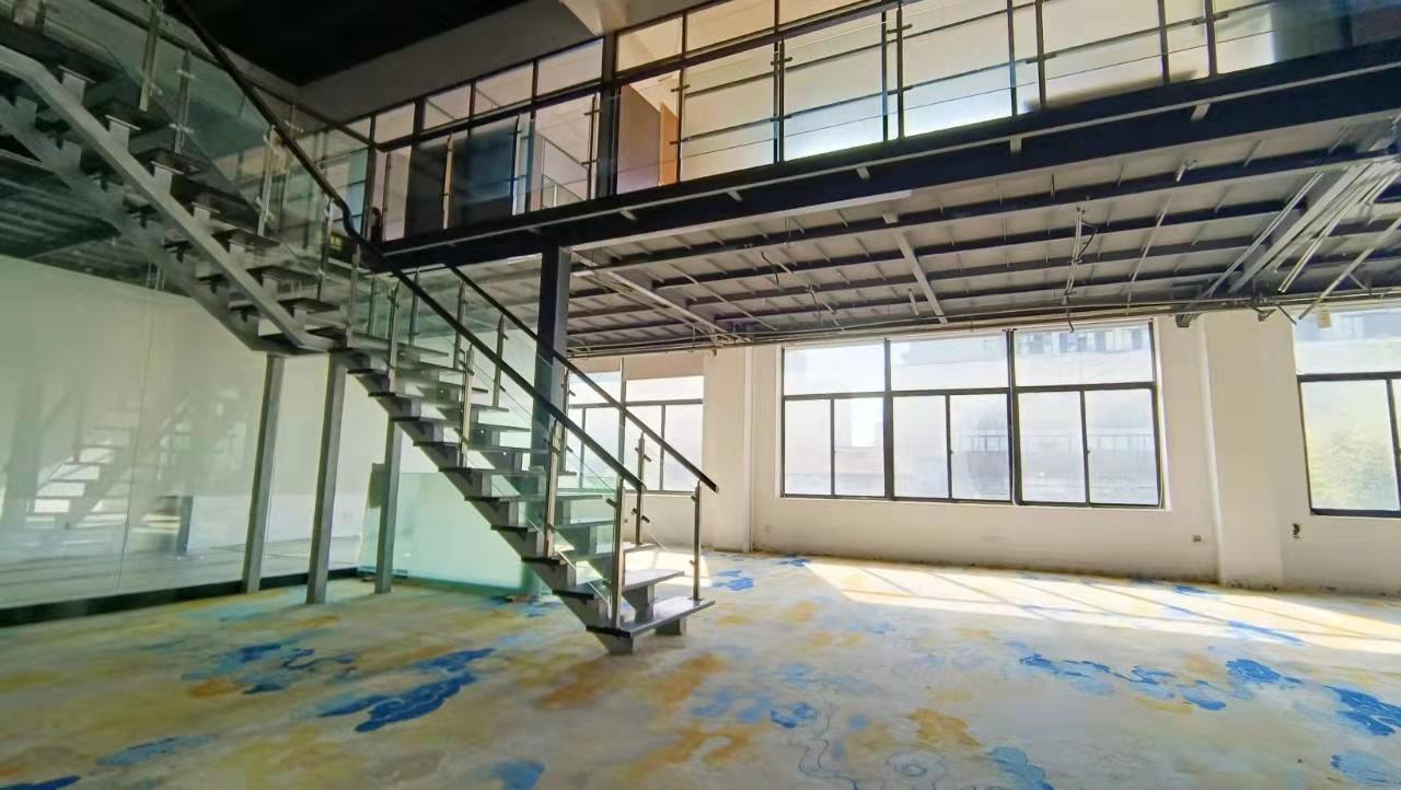 10-22032Q44R3295.jpg 虹口知名园区 德必运动loft 260平复式 算单层面积 朝南采光(图2)