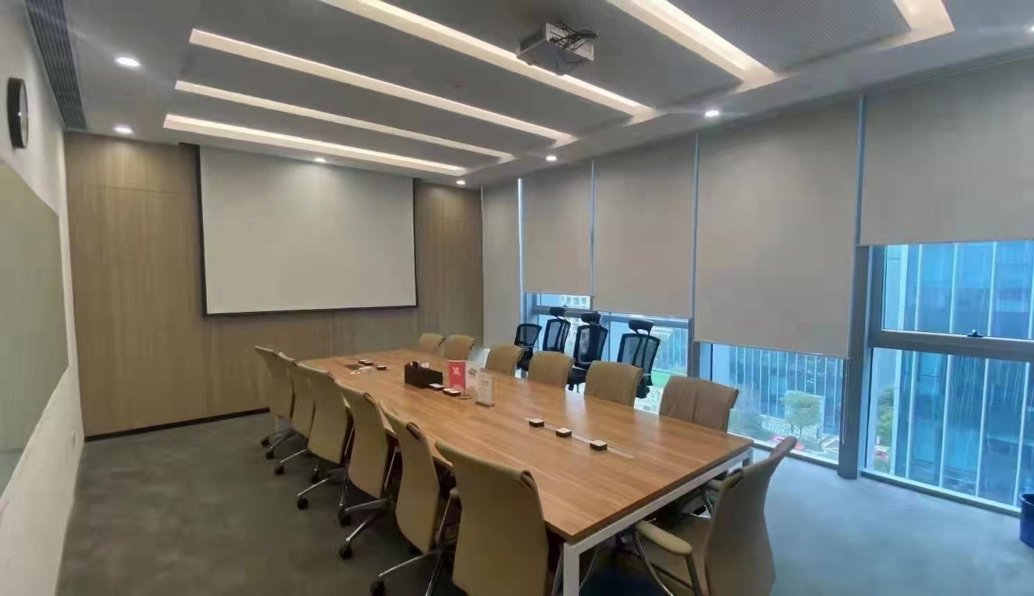 虹桥万科时一区写字楼960平精装修带家具出租(图4)
