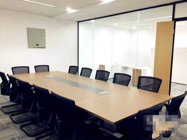 新静安共和国际商务广场，一号线彭浦新村地铁站，精装修带家具，看房随时(图2)