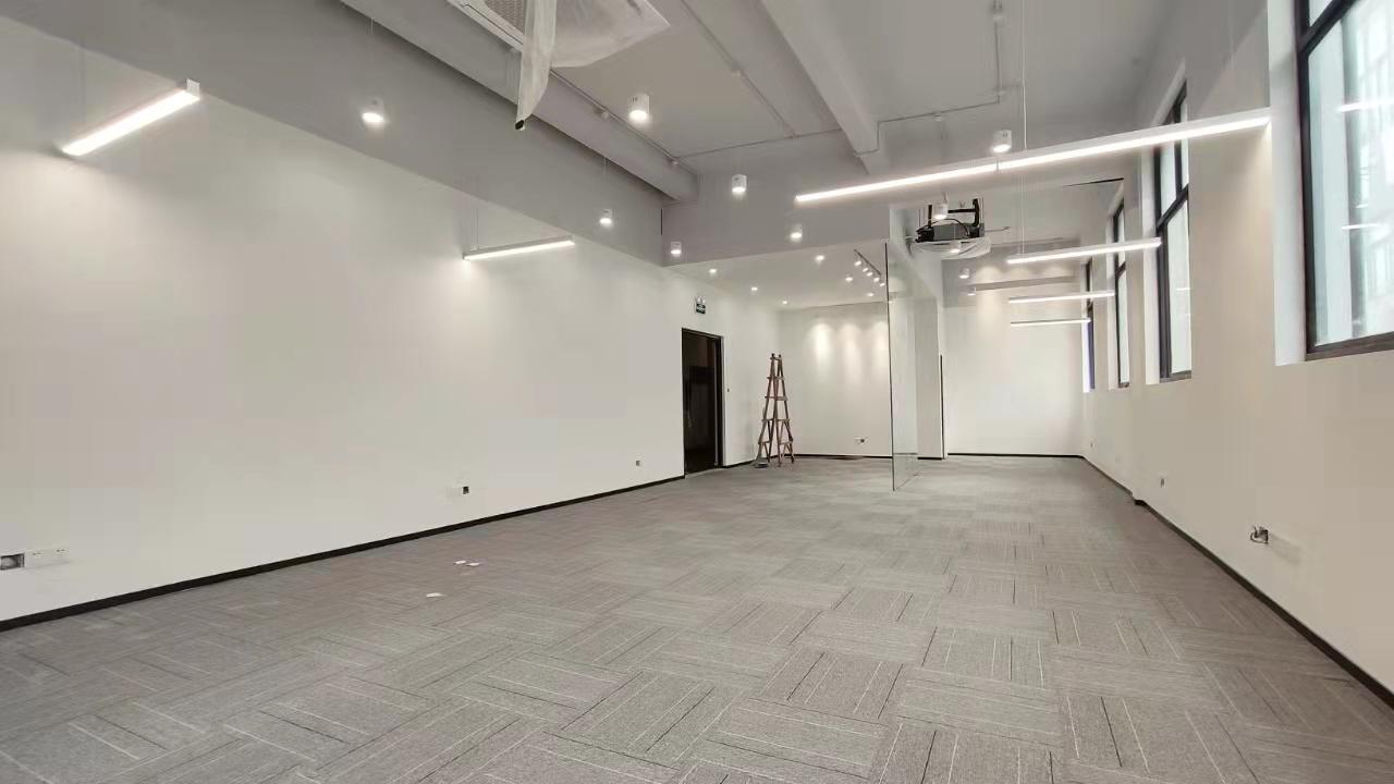 10-22033016155KF.jpg 虹桥路创意园 上服TCAT 100平带装修 24小时空调 办公室选址(图1)