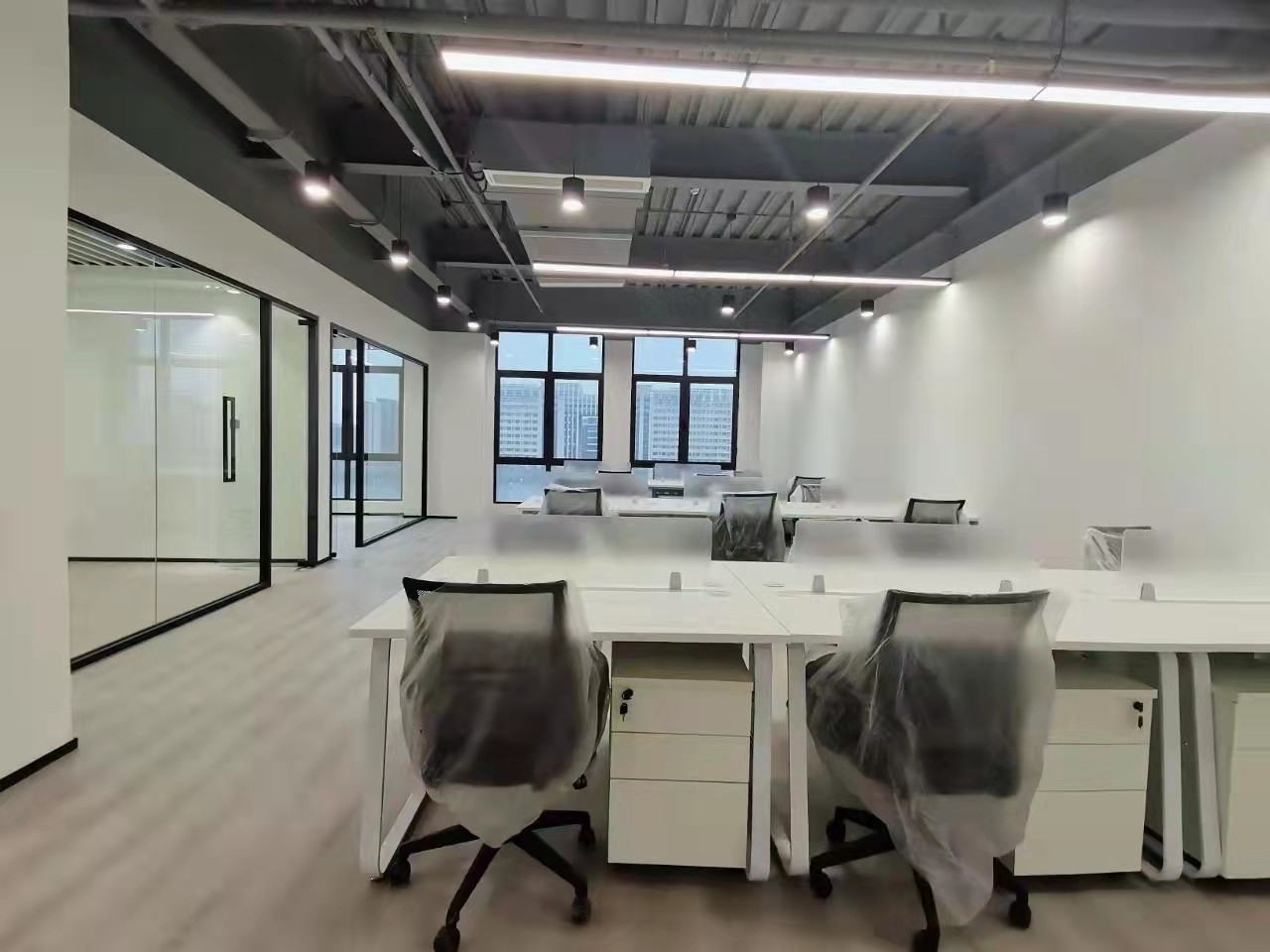 16-220330093639152.jpg 闵行银石科技园150平精装修带家具优质房源出租(图1)