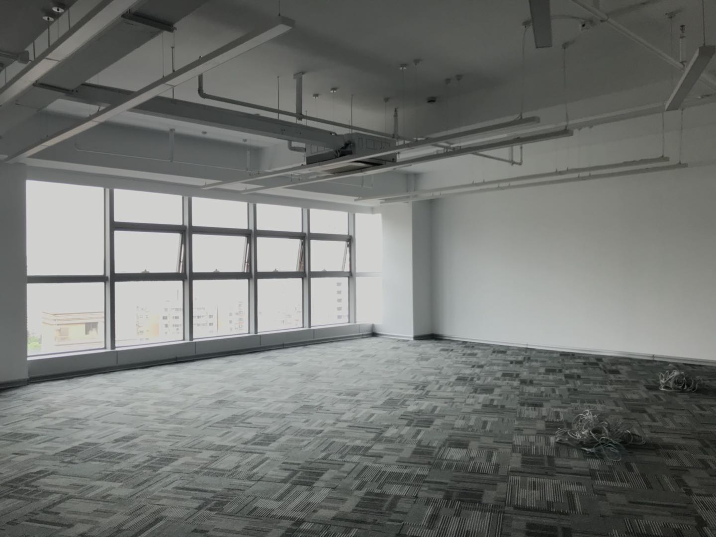 普陀中港汇大厦 武宁路 长寿路商圈 写字楼出租 精装修 定制装修 地铁上盖 300平400平(图7)