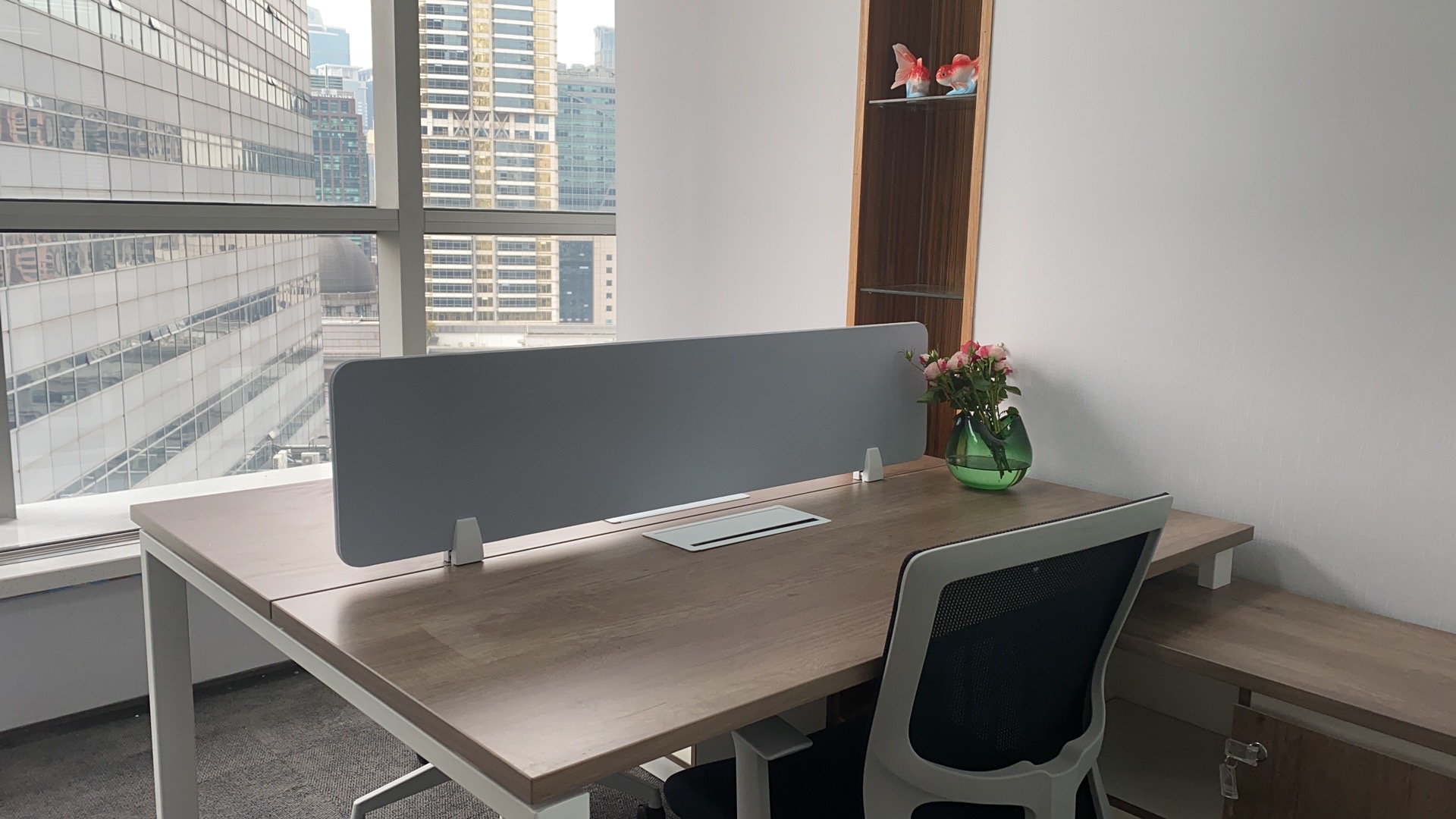 9-2203301GH0E8.jpg 人民广场商圈150平精装修带家具拎包入住高区朝南采光视野佳(图5)