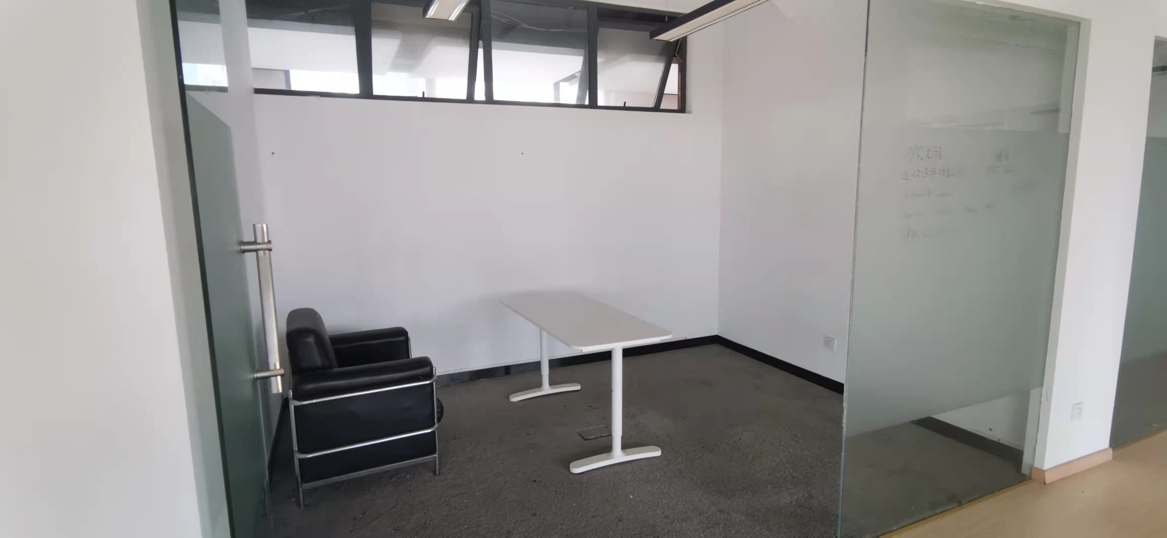 10-220331162053495.jpg 四行仓库纪念馆 300平带装修 新注册公司享房租补贴 24小时空调(图4)