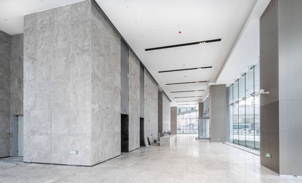 长宁国际发展广场整层1600方可做展示贴边柱落地窗采光视野佳(图2)