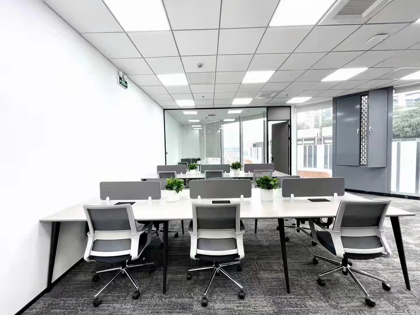 长宁古北国际财富二期255平精装修带家具优质房源出租(图2)