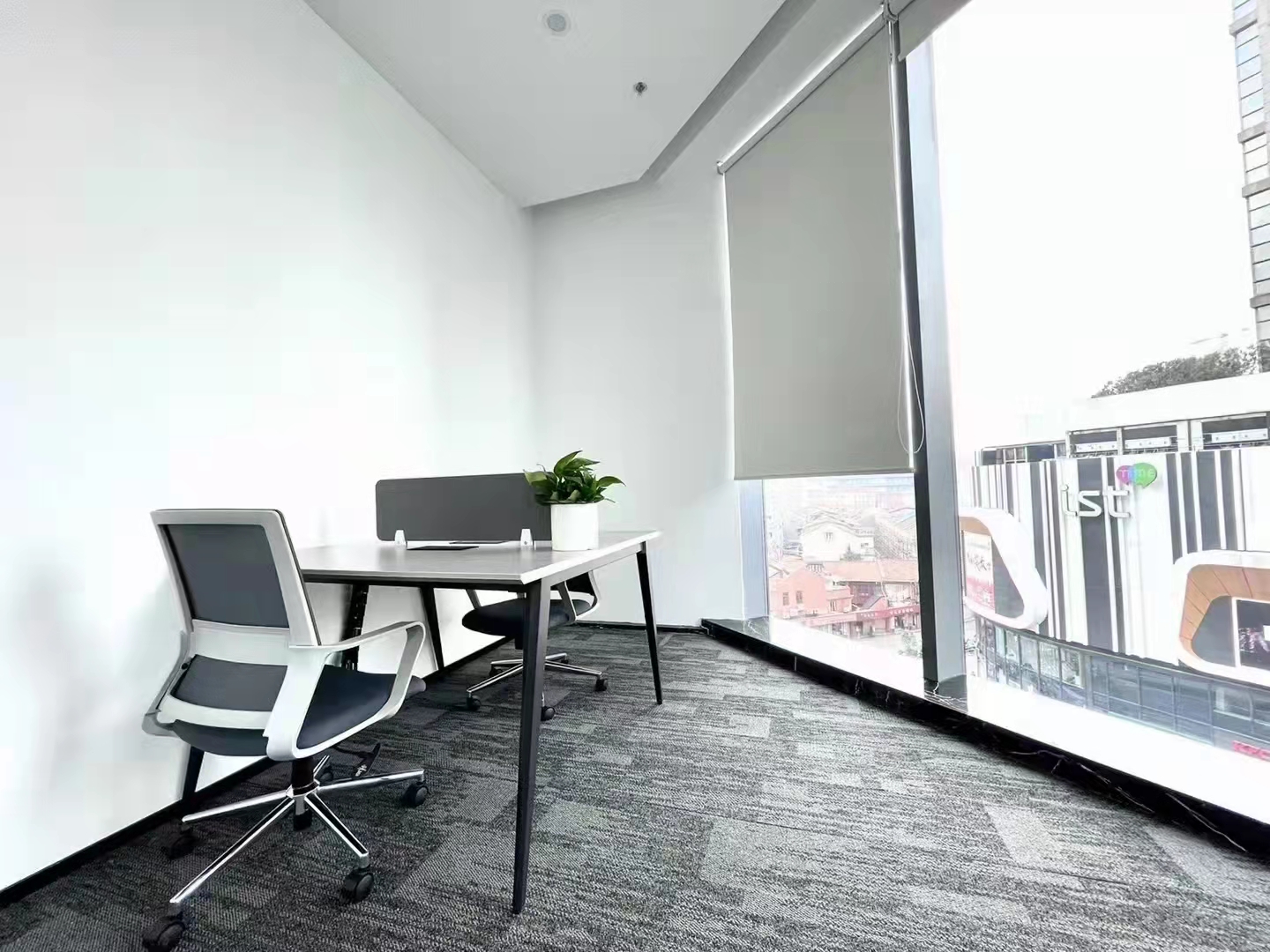 长宁古北国际财富二期255平精装修带家具优质房源出租(图6)