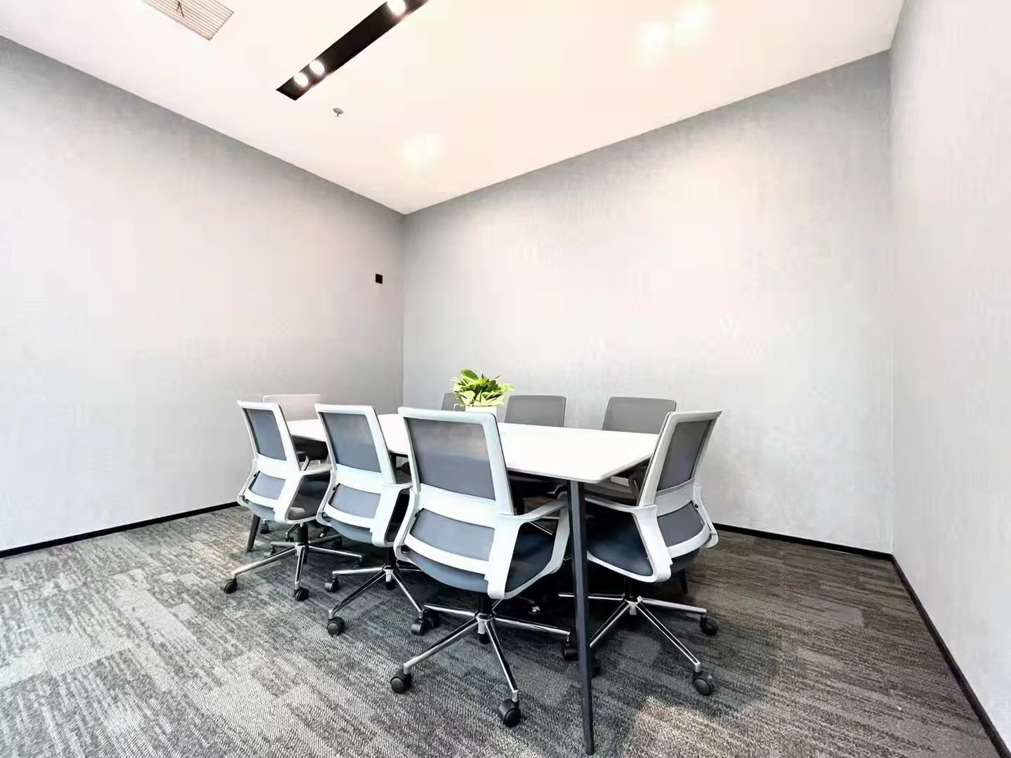 长宁古北国际财富二期255平精装修带家具优质房源出租(图5)