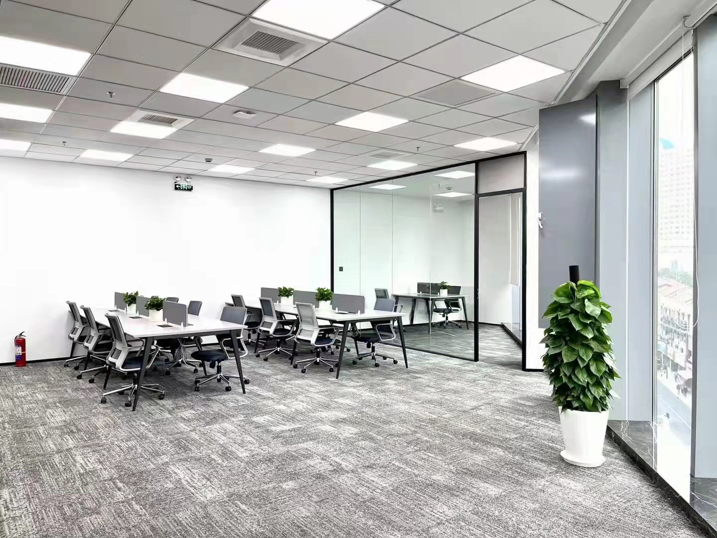 长宁古北国际财富二期255平精装修带家具优质房源出租(图4)