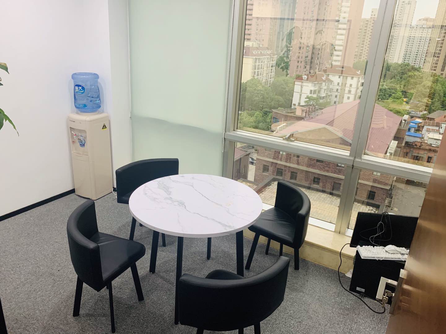 福德大厦 四川北路商圈 北外滩 写字楼出租 精装修带家具 200平 带隔断 拎包入住(图4)