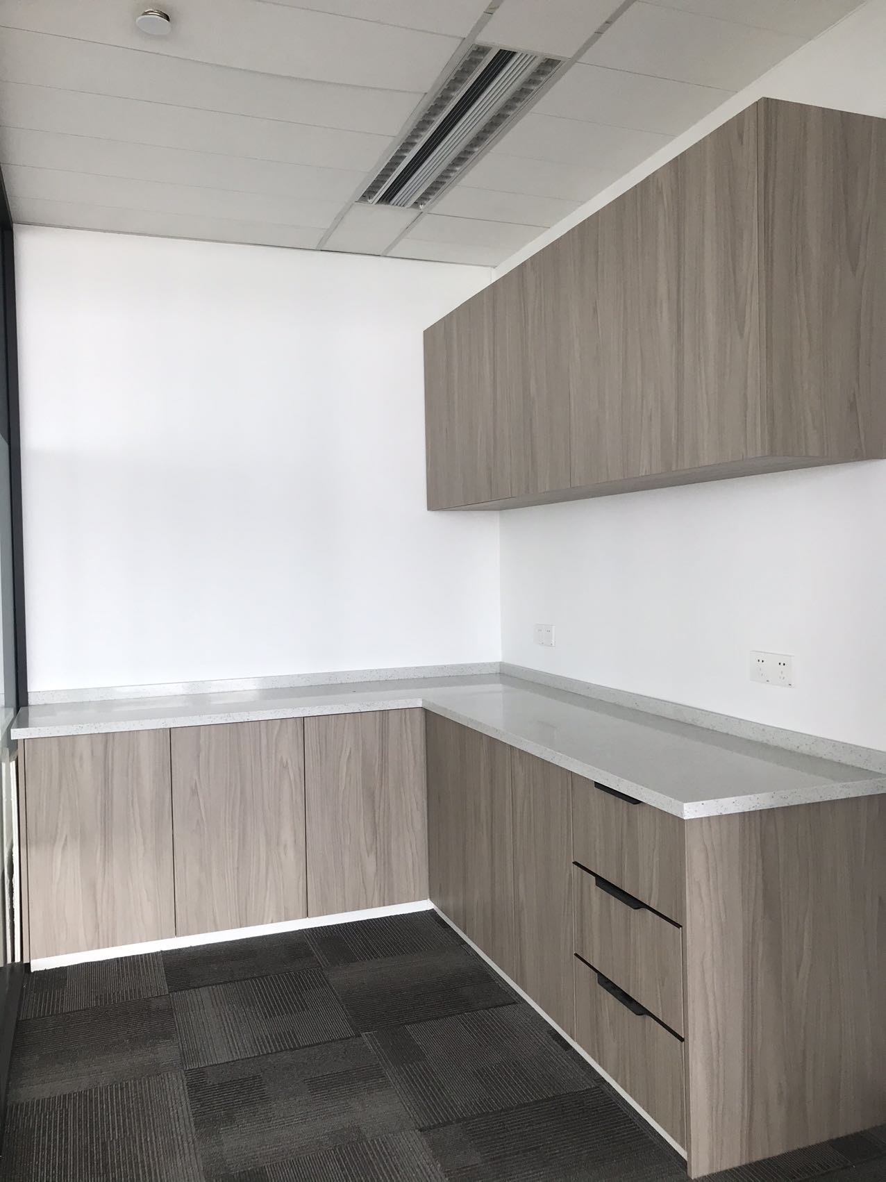 东贤大厦，一号线汶水路地铁站，精装修带家具，班车接送，看房随时(图4)