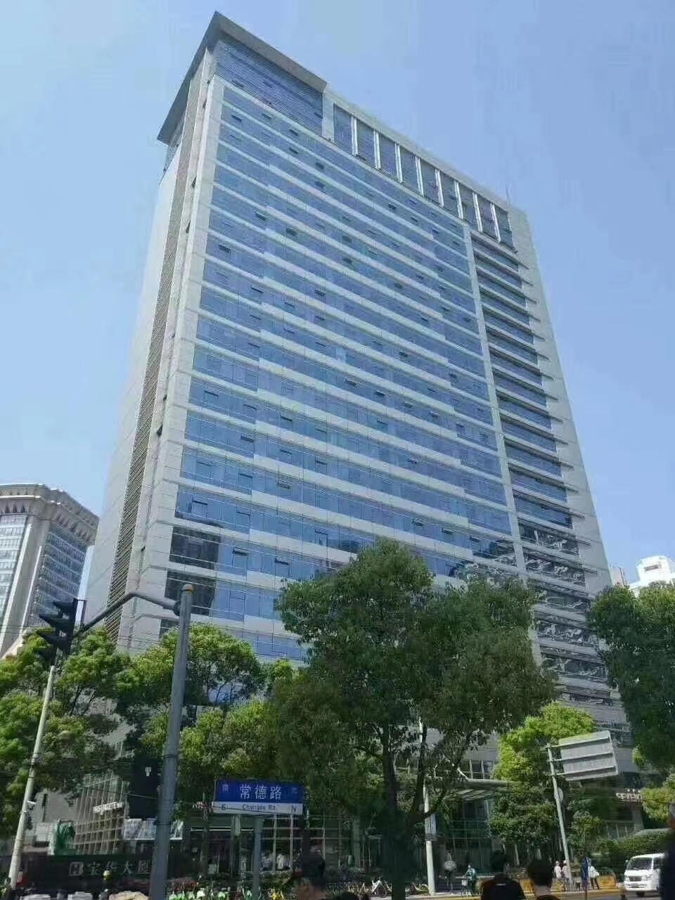 长寿路地铁站宝华大厦300平精装现房东南朝向双面采光拎包入住(图1)