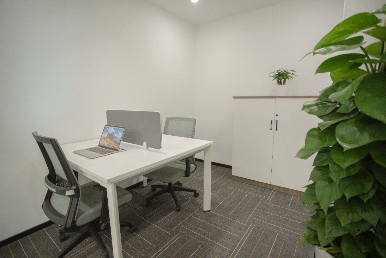 7-22040G233393C.jpg 普陀长城大厦 曹杨路 金沙江路 写字楼出租 朝南200平精装带家具 拎包入住 (图4)