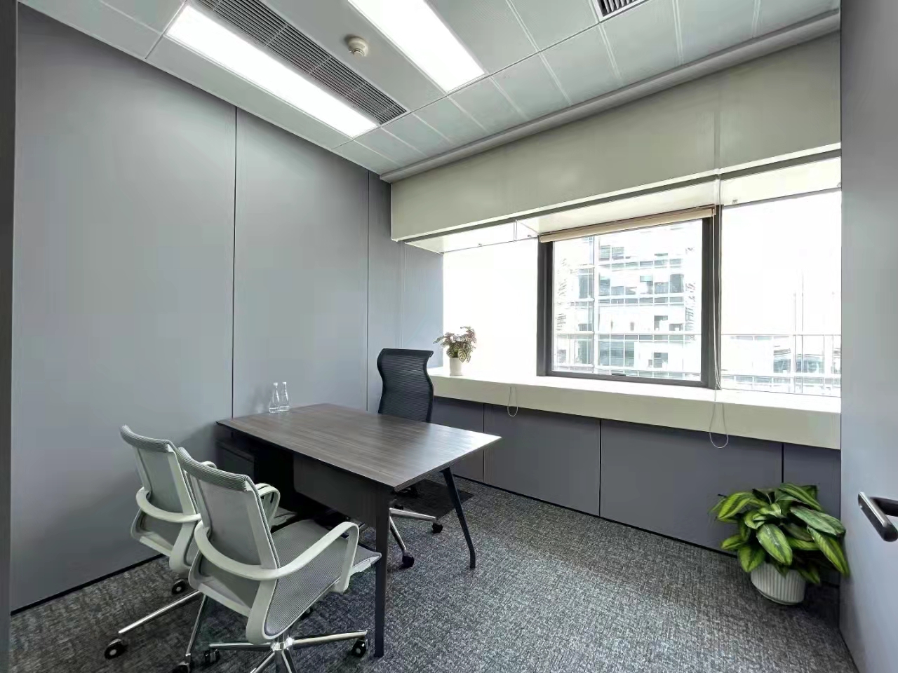 静安中欣大厦256平精装修带家具优质房源出租(图6)