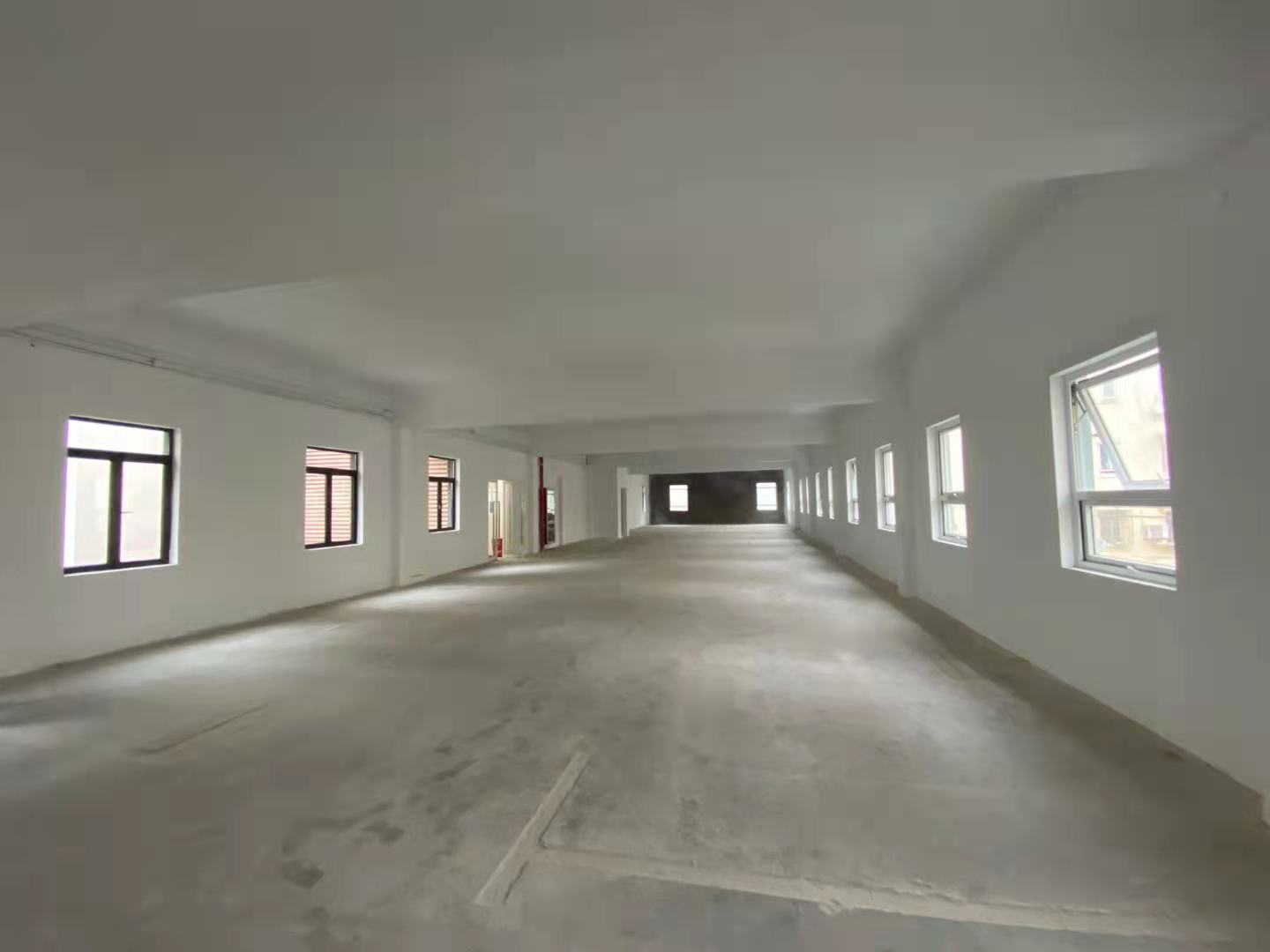 近上海植物园 越界智慧谷创意园 500平双面采光 独立空调 办公室选址(图2)