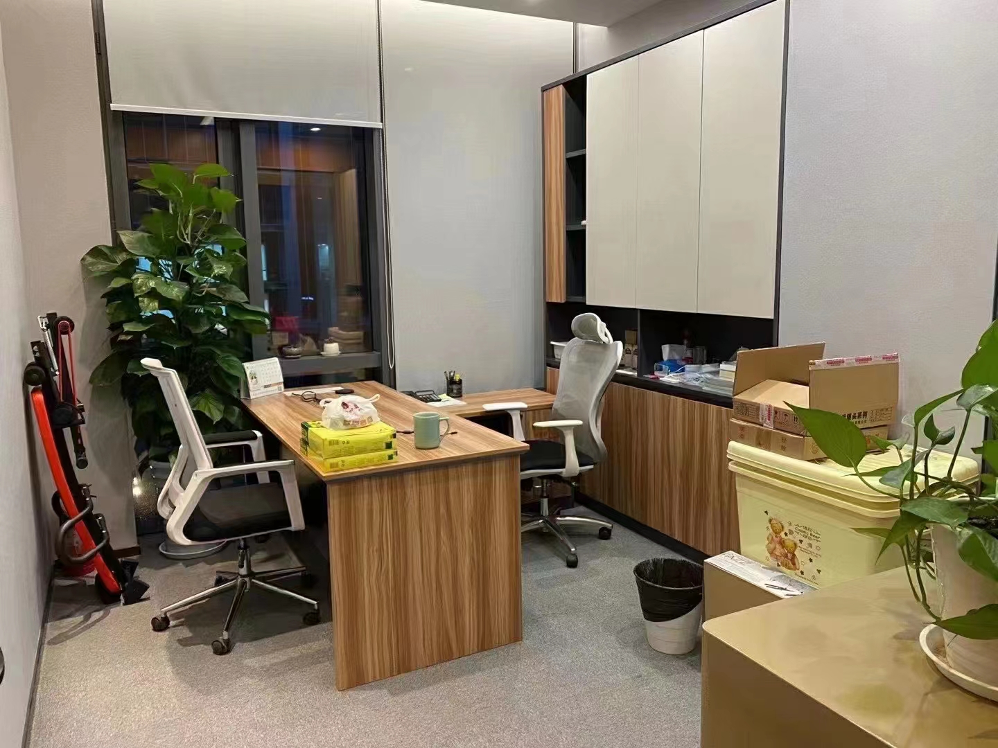 16-220411141550T8.jpg 长宁长房国际272平精装修带家具优质房源出租(图1)