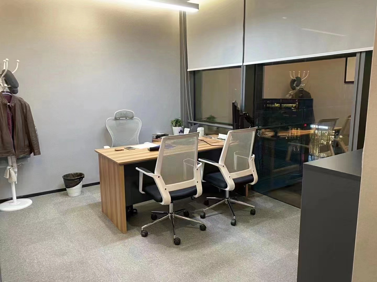 16-220411141551361.jpg 长宁长房国际272平精装修带家具优质房源出租(图3)