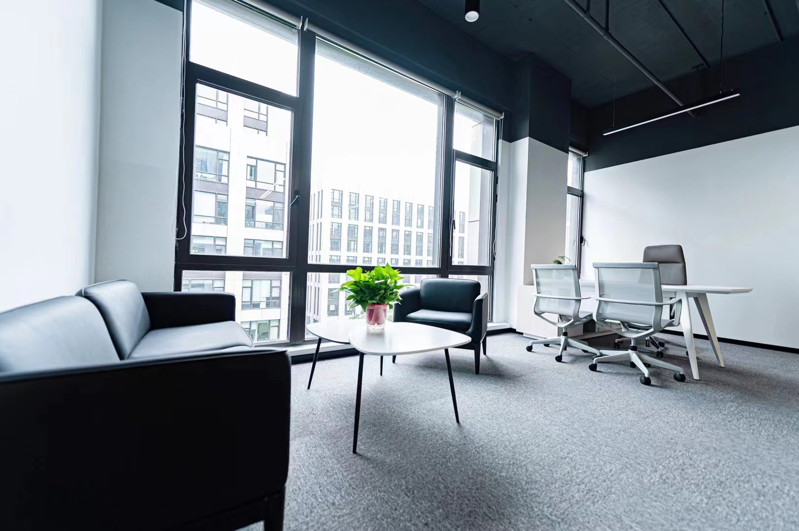 长宁长房国际106平精装修带家具优质房源出租(图1)