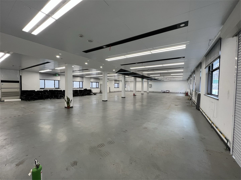 12-22041216444W03.jpg 企业天地广场期房9月份可出租近复兴SOHO整层1500(图1)