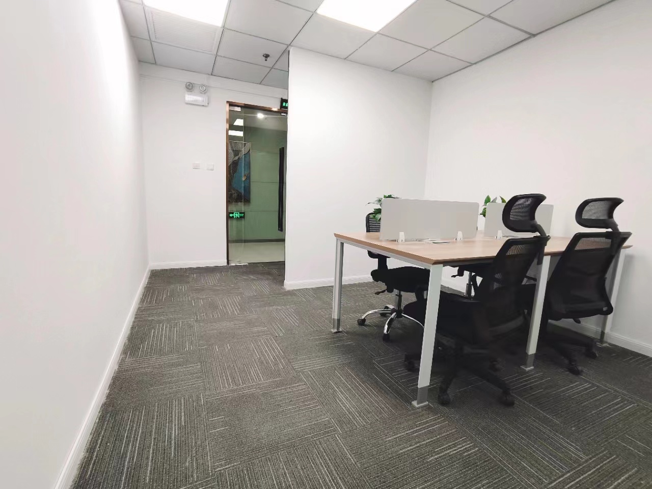 16-22041312060H12.jpg 长宁新虹桥大厦287平精装修带家具优质房源出租(图3)