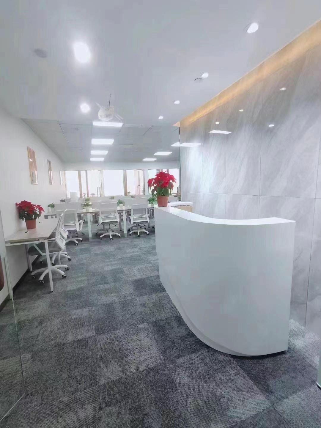 16-2204141053132V.jpg 浦东森兰美奂大厦398平精装修带家具优质房源出租(图1)