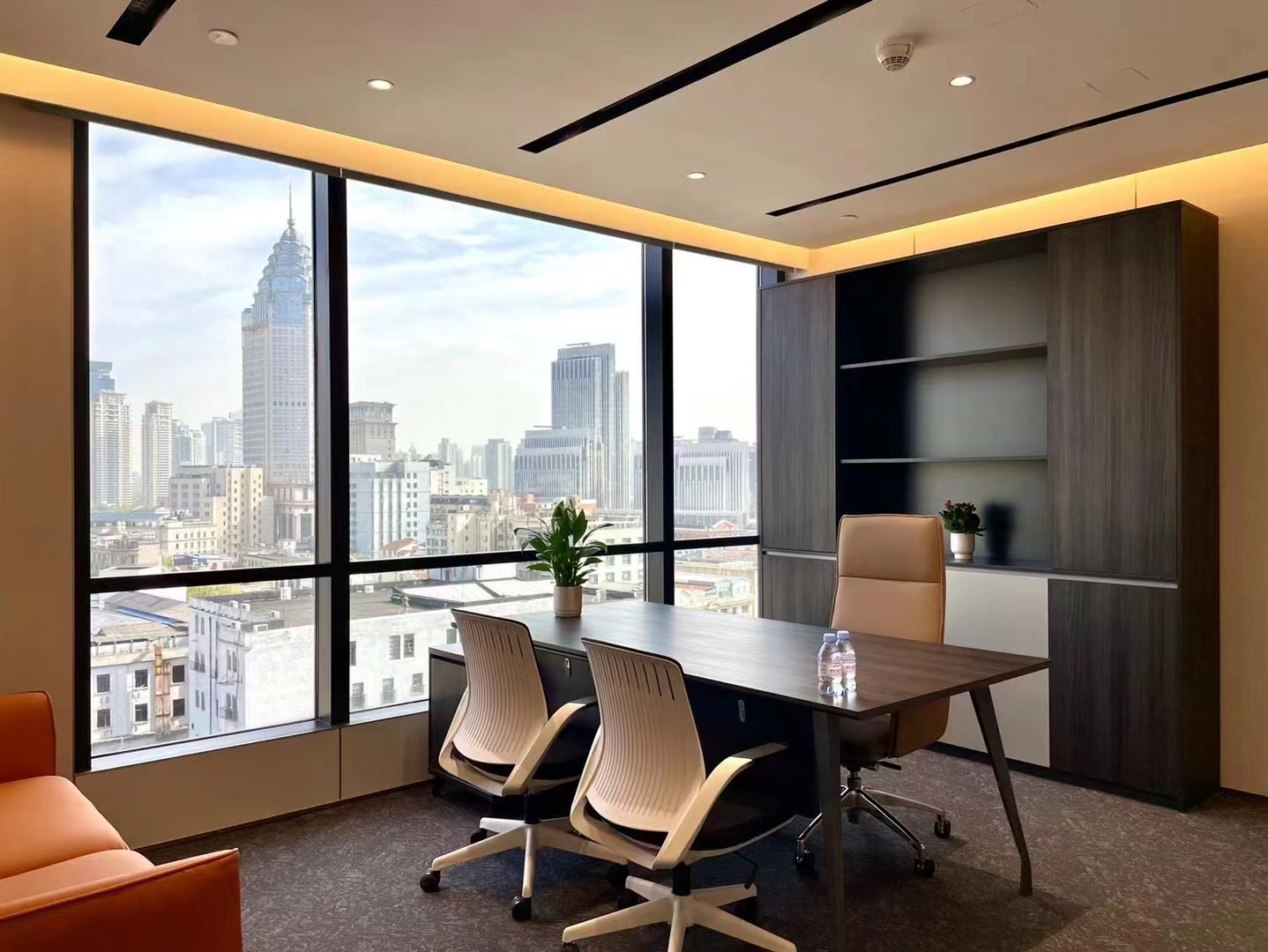 9-2204141Q6333X.jpg 黄浦金光外滩中心290平精装修带家具拎包入住看东方明珠(图3)