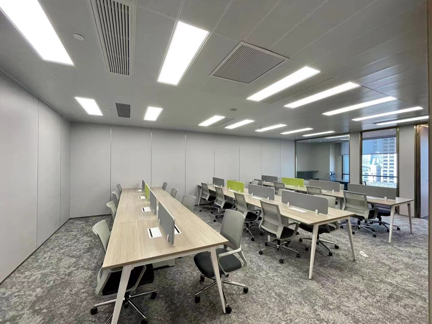 9-2204141Q634429.jpg 黄浦金光外滩中心290平精装修带家具拎包入住看东方明珠(图6)