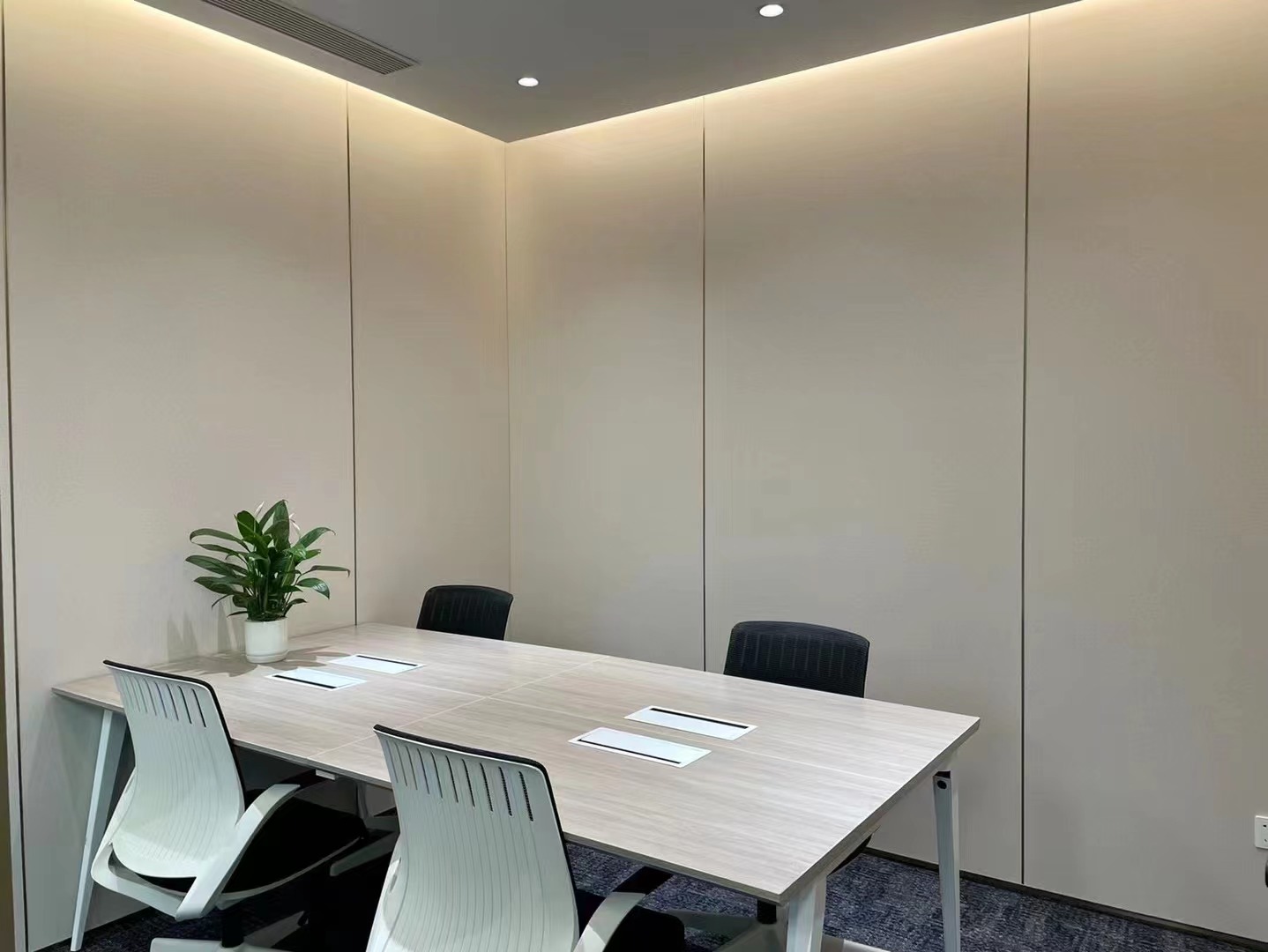 9-2204141Q634536.jpg 黄浦金光外滩中心290平精装修带家具拎包入住看东方明珠(图5)