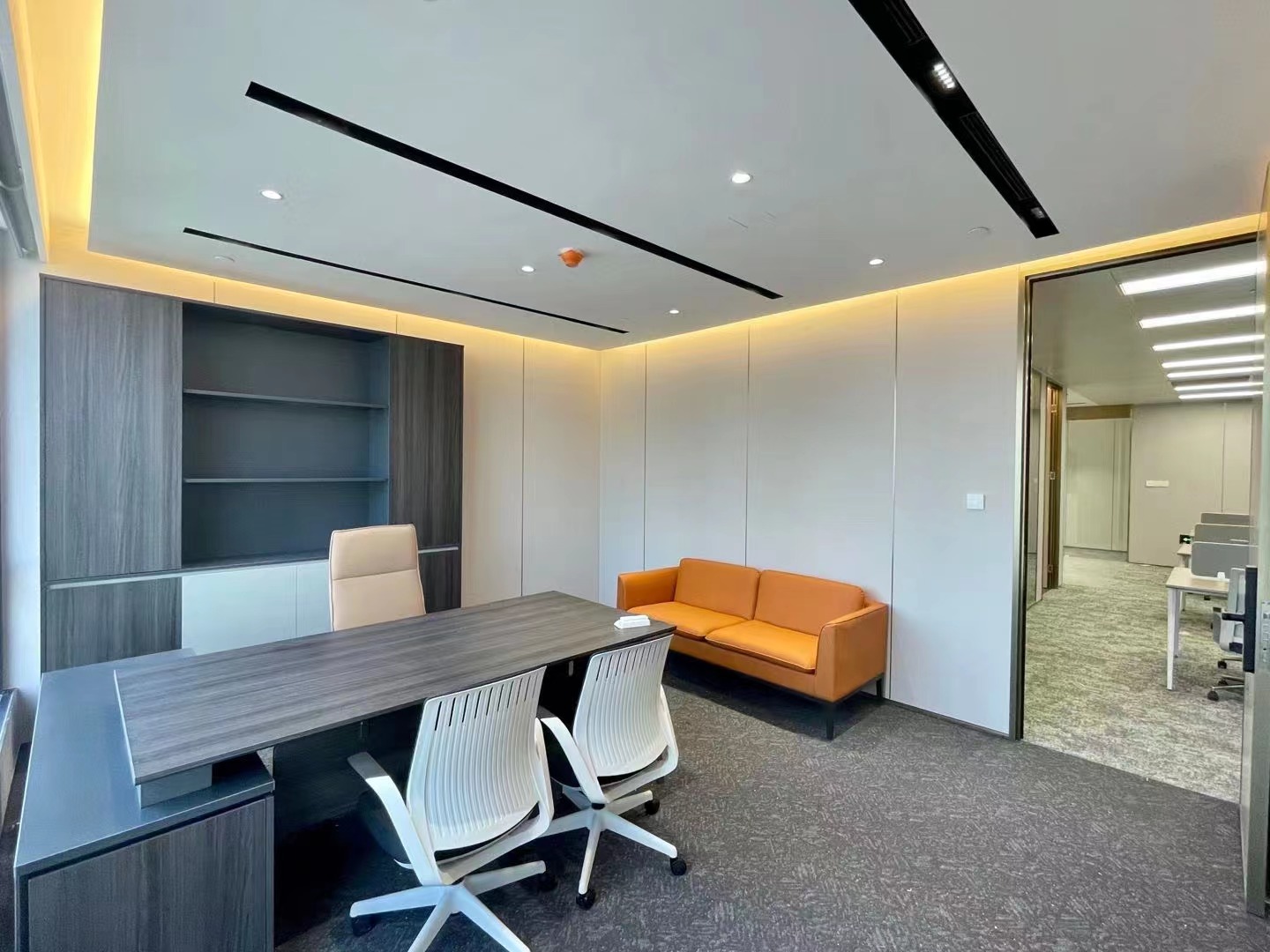 9-2204141Q634537.jpg 黄浦金光外滩中心290平精装修带家具拎包入住看东方明珠(图7)