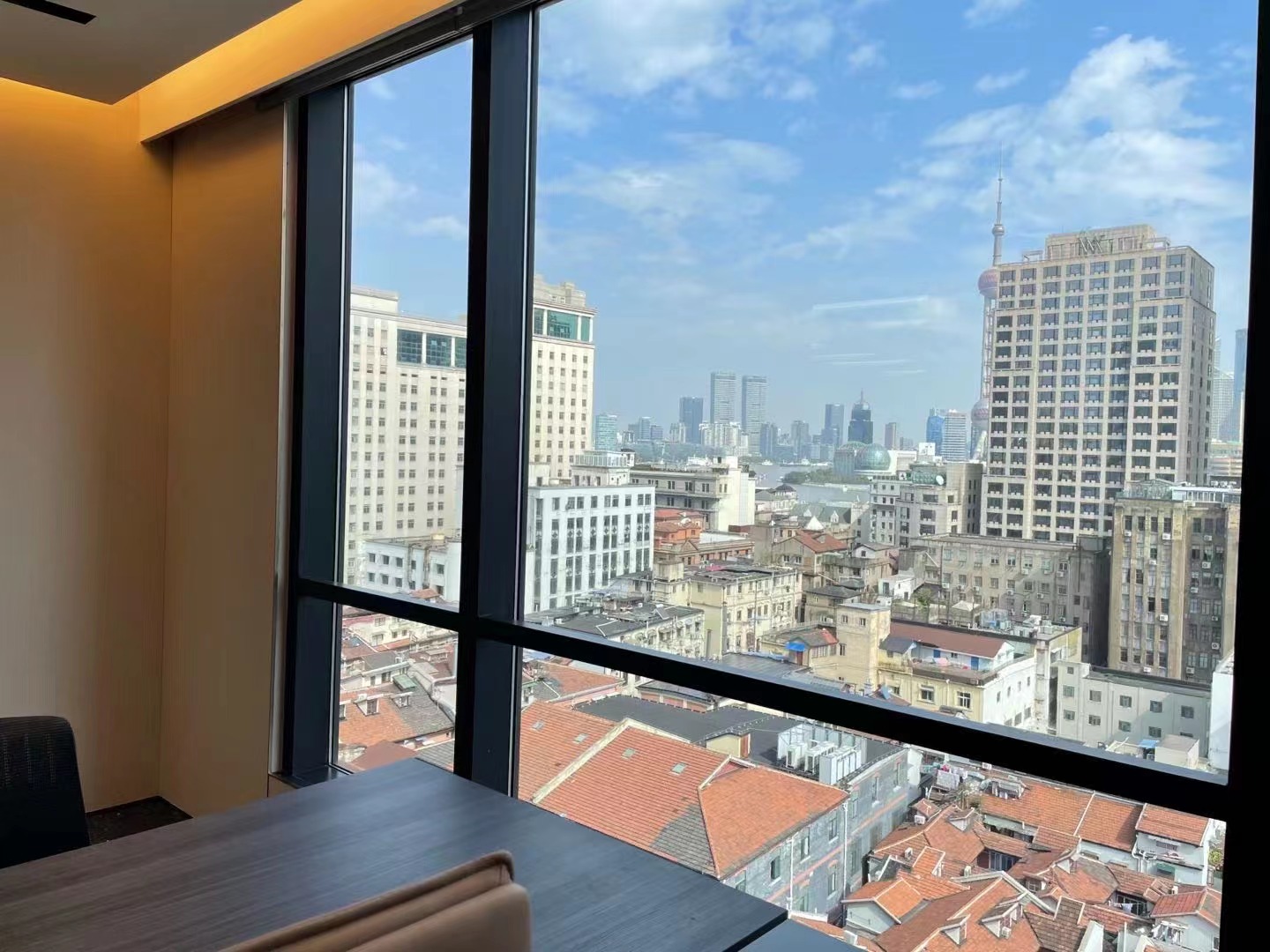 9-2204141Q6351D.jpg 黄浦金光外滩中心290平精装修带家具拎包入住看东方明珠(图8)