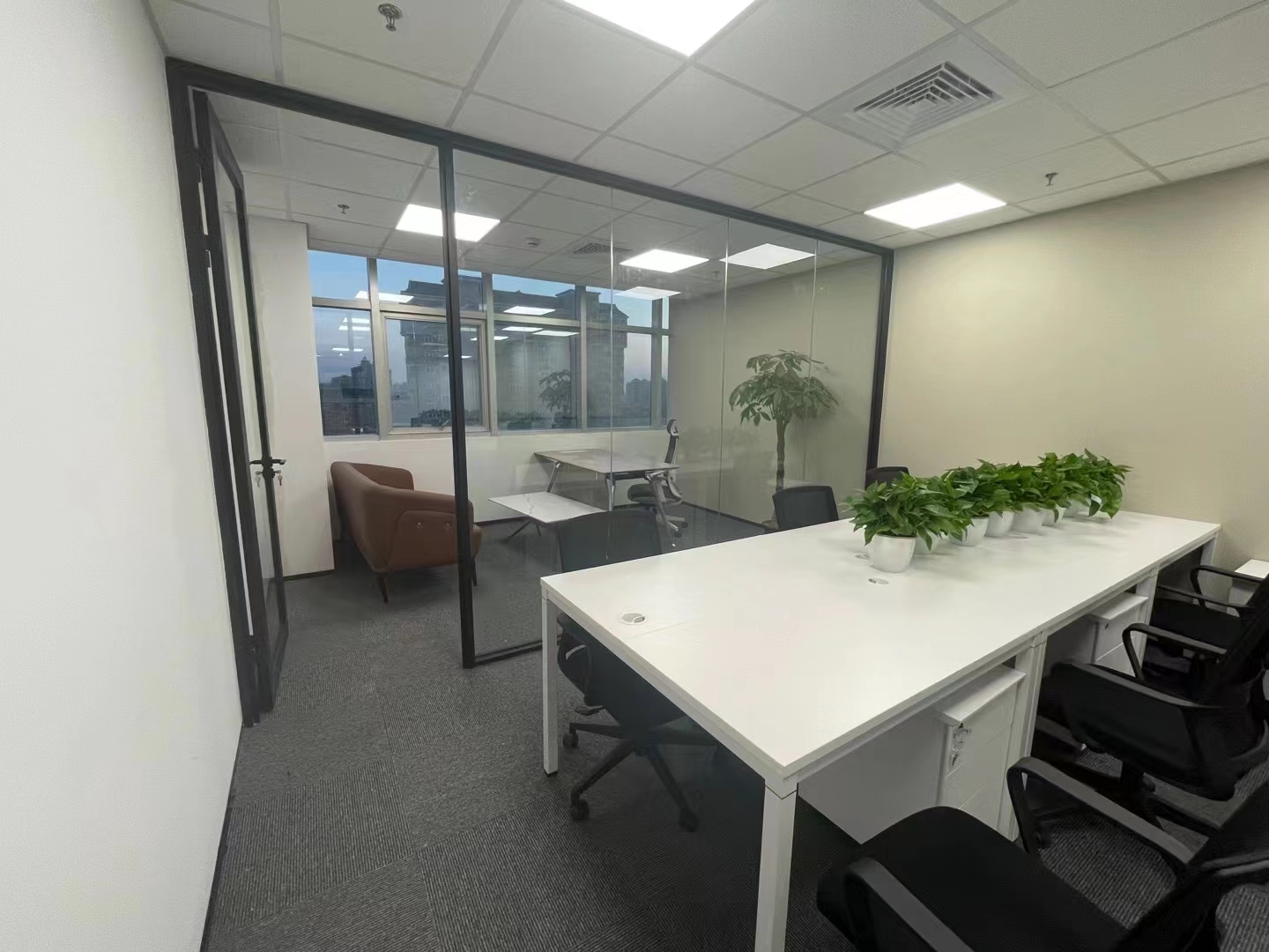 长宁现代广场210平精装修带家具优质房源出租(图3)