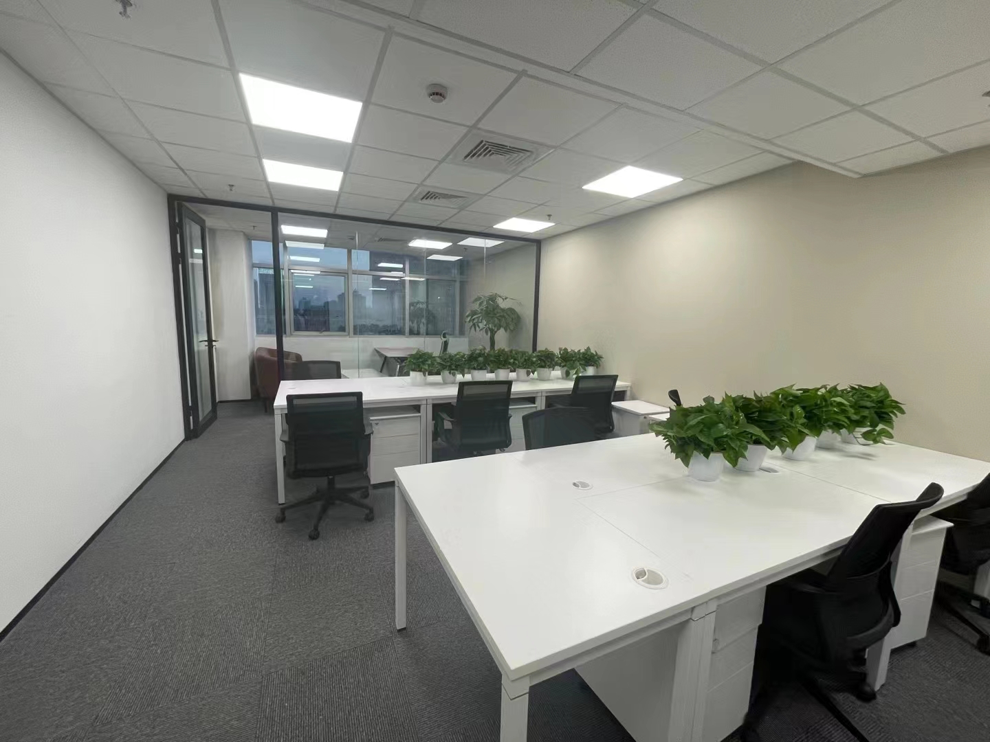 长宁现代广场210平精装修带家具优质房源出租(图4)