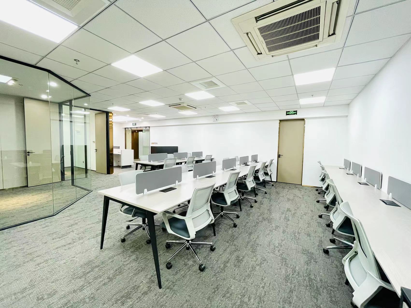 16-22041511363H43.jpg 长宁现代广场356平精装修带家具优质房源出租(图3)